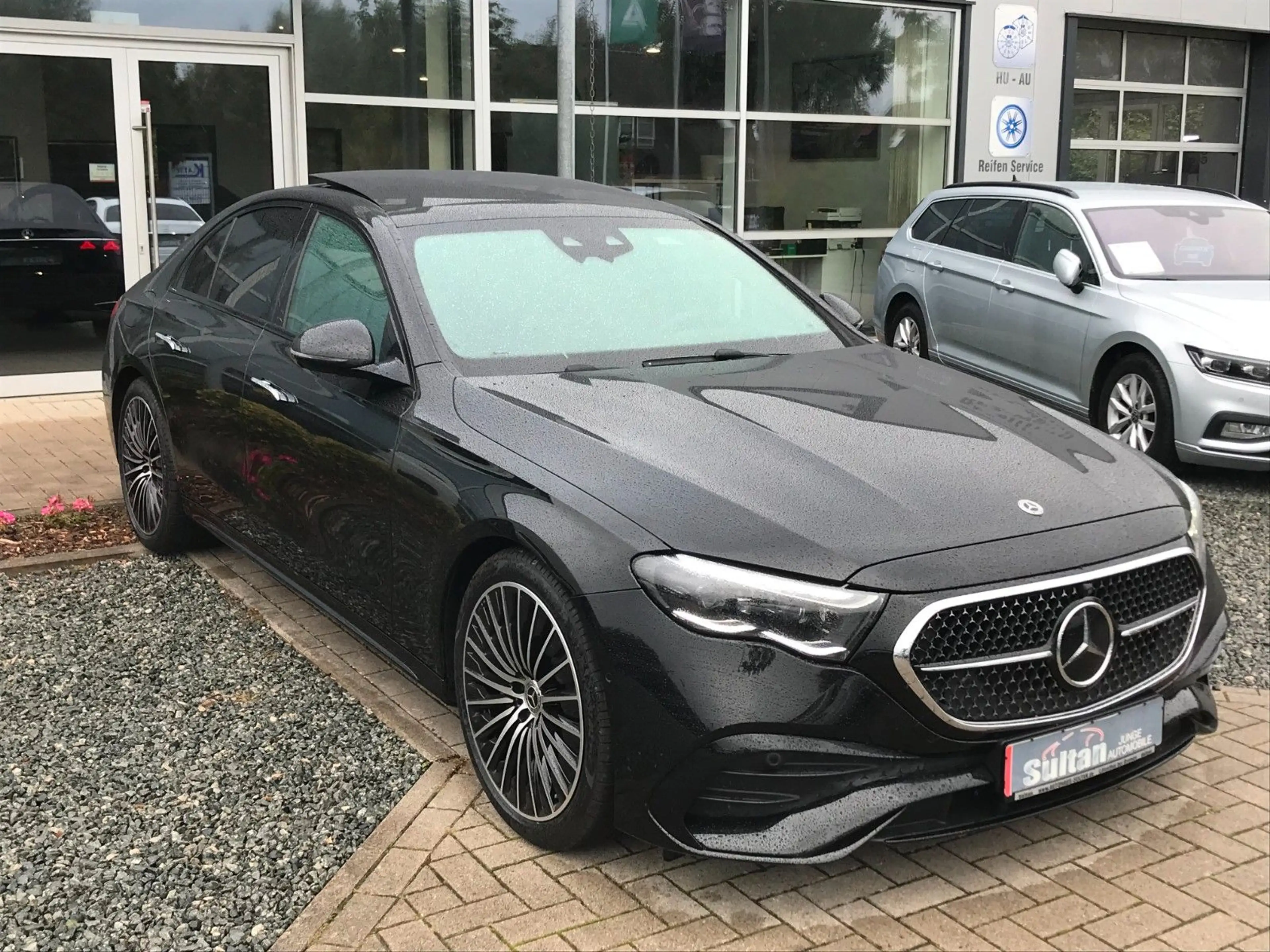 Mercedes-Benz E 200 AMG Line Adva. Plus Pano 360° Digi 20" Mem — photo 4