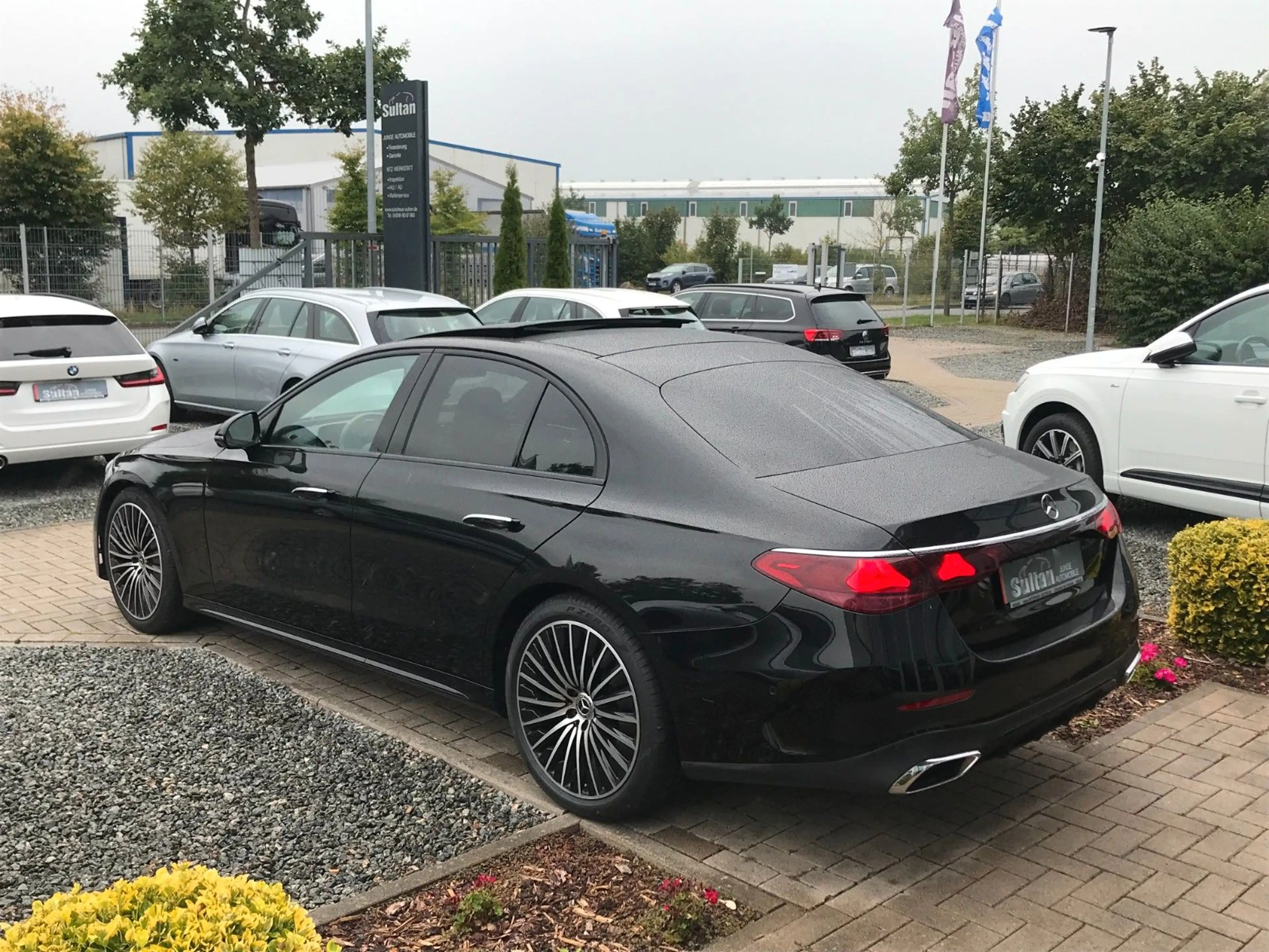 Mercedes-Benz E 200 AMG Line Adva. Plus Pano 360° Digi 20" Mem — photo 5