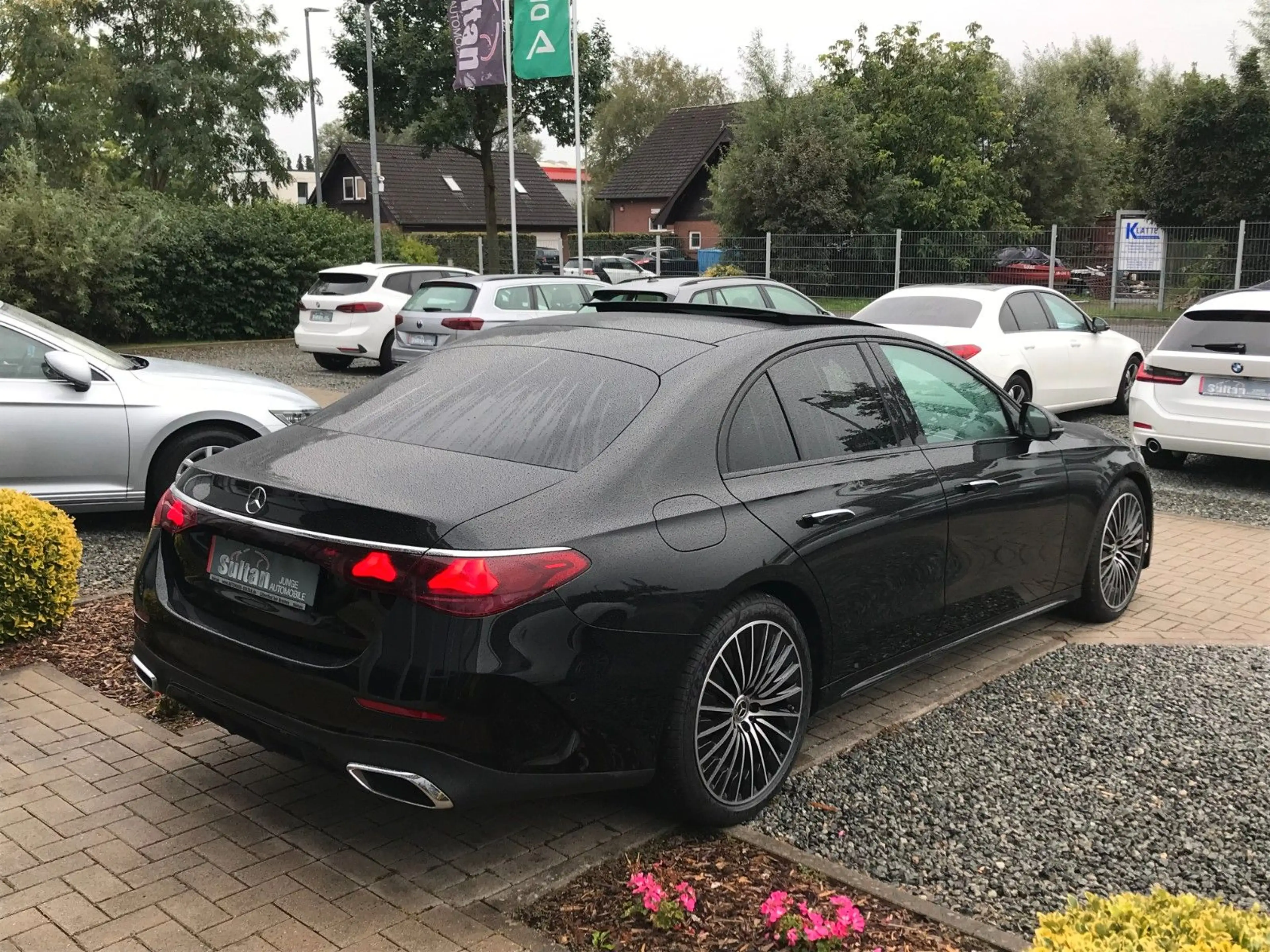 Mercedes-Benz E 200 AMG Line Adva. Plus Pano 360° Digi 20" Mem — photo 2
