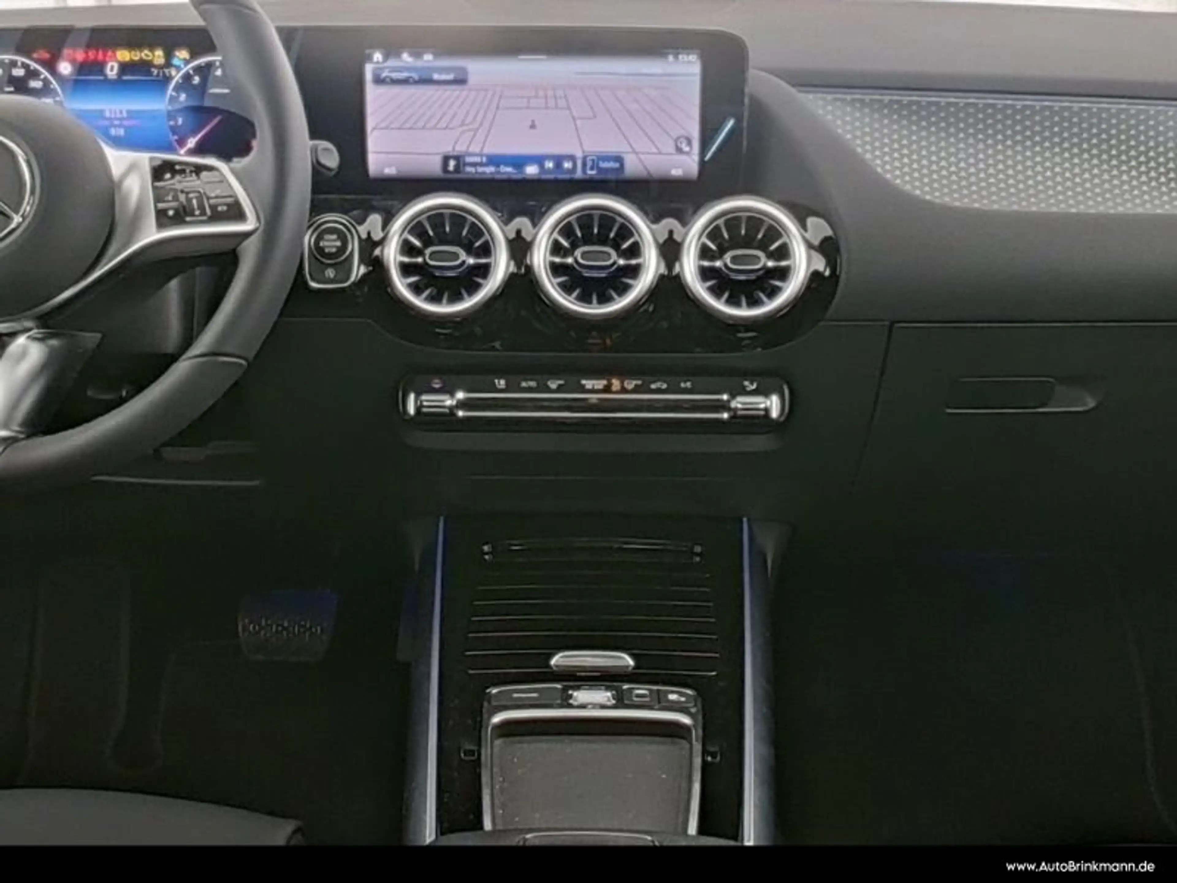 Mercedes-Benz GLA 180 GLA 180 DISTRONIC/360°/TOTW/LED/ADVANCED+ SHZ — photo 5