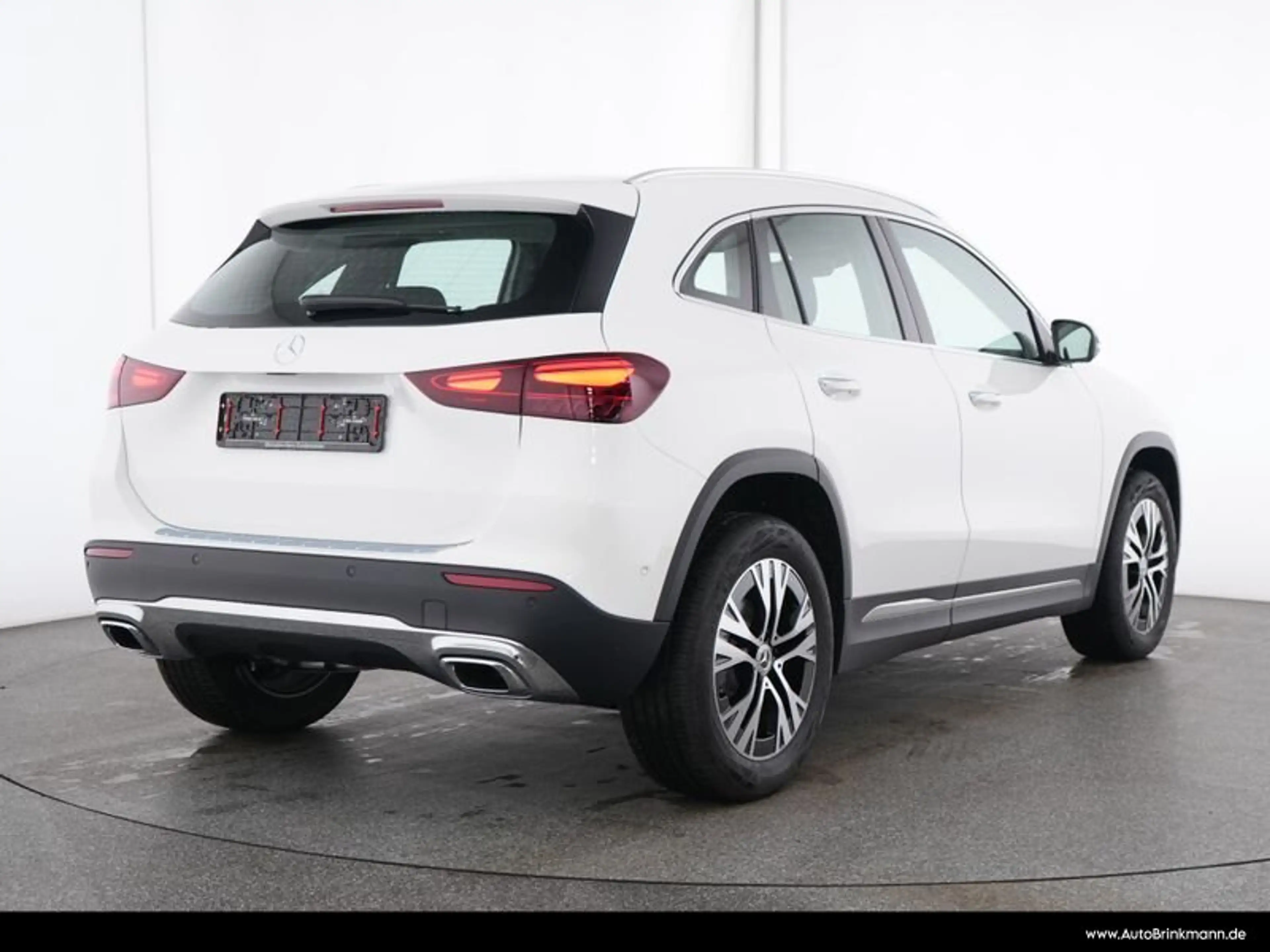 Mercedes-Benz GLA 180 GLA 180 DISTRONIC/360°/TOTW/LED/ADVANCED+ SHZ — photo 2