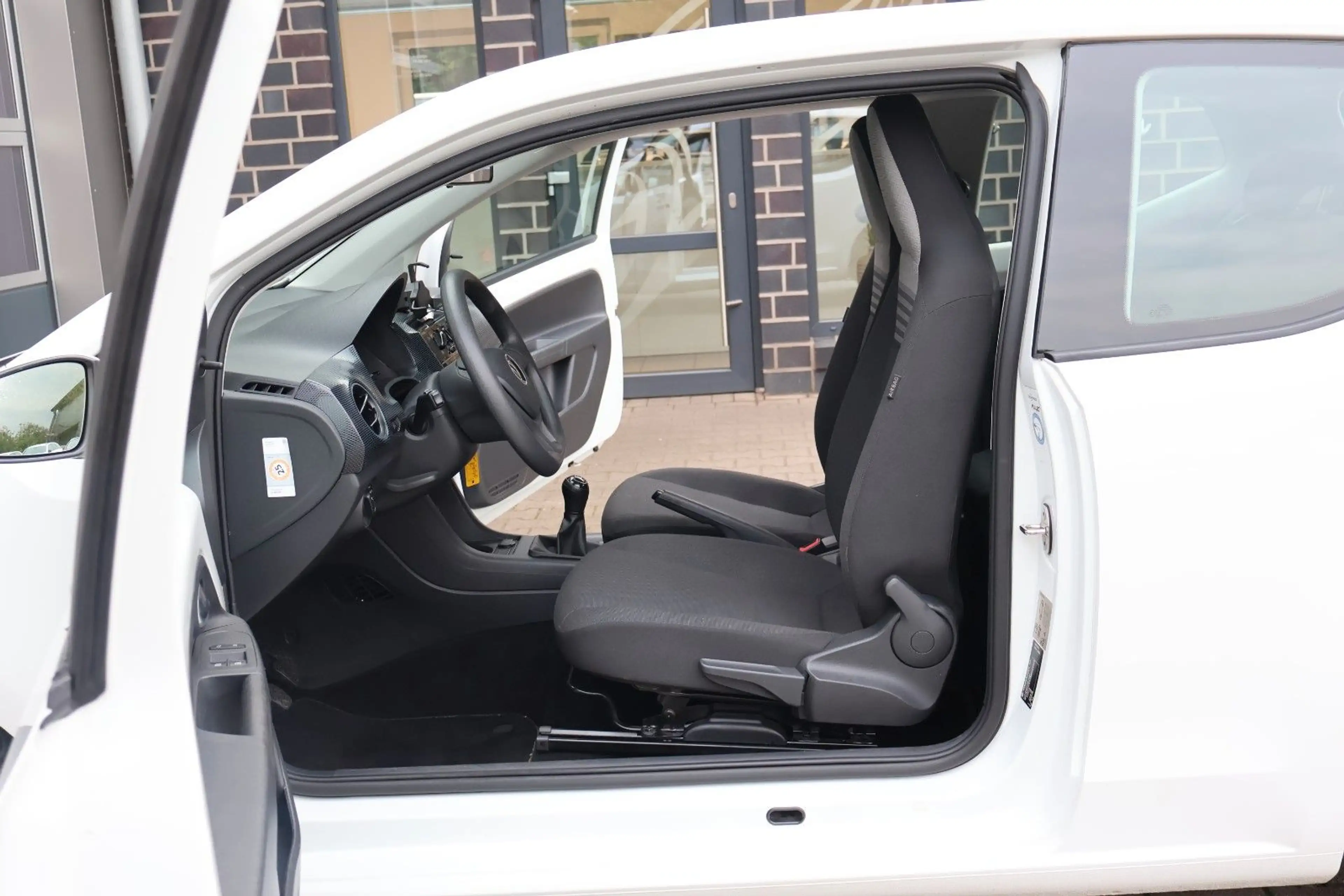 Volkswagen up! Basis Kamera/PDC/TÜV+Service neu — photo 32
