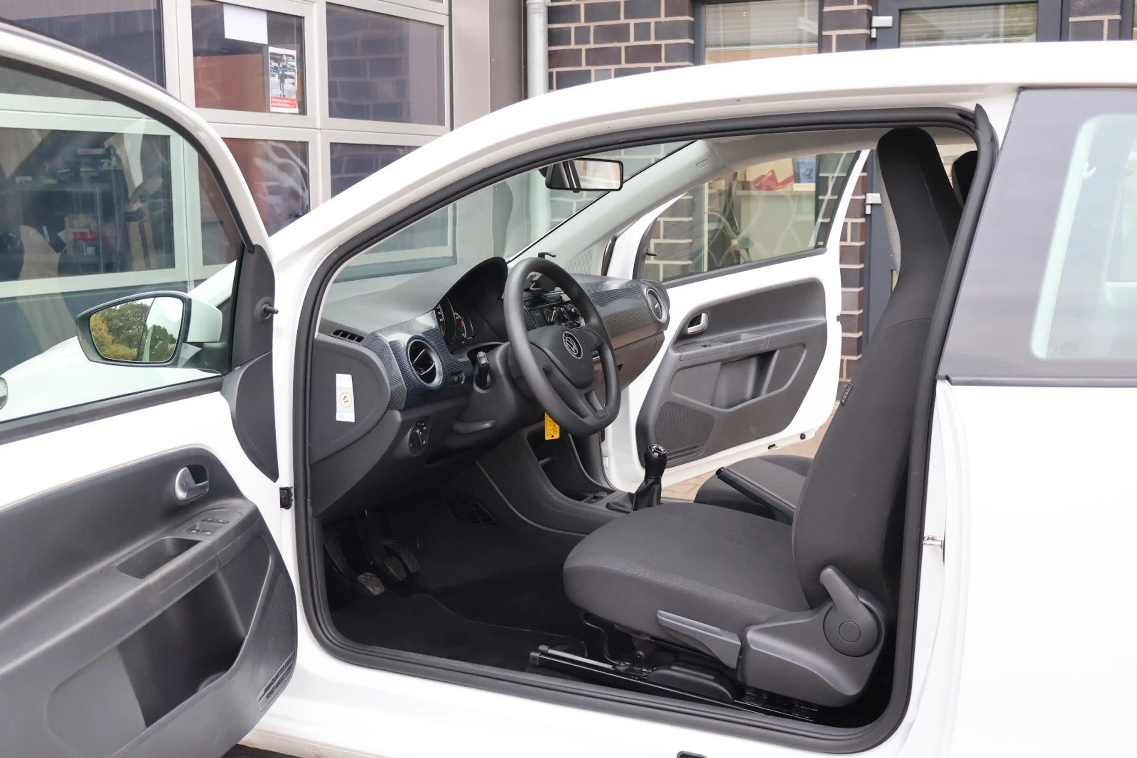 Volkswagen up! Basis Kamera/PDC/TÜV+Service neu — photo 28