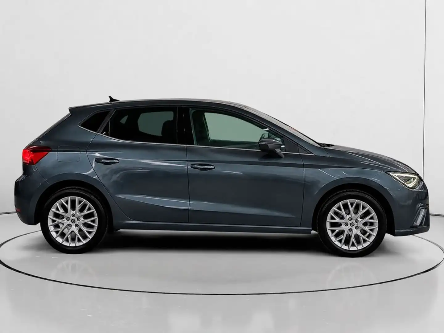 SEAT Ibiza 1.0 TSI S&S Xcellence 115 Gris - 2