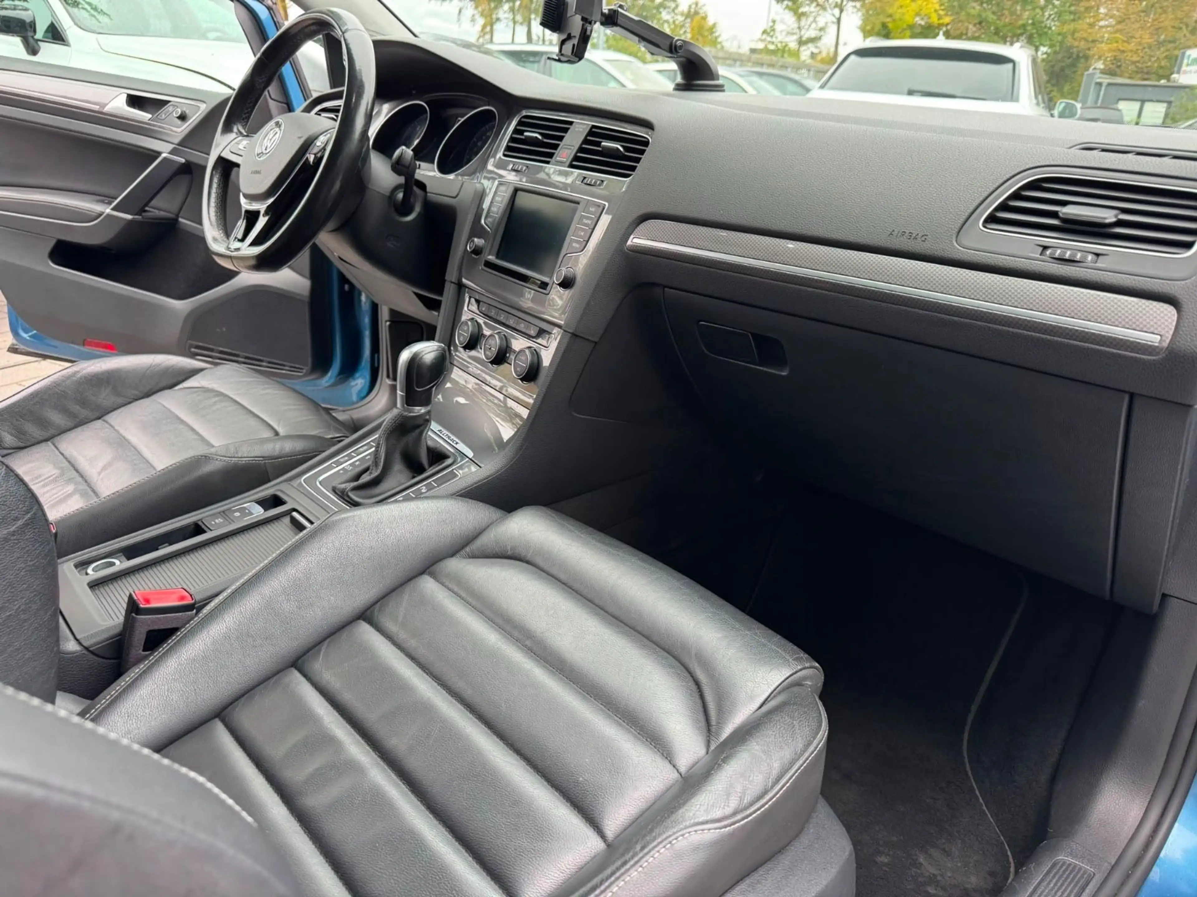 Volkswagen Golf VII Alltrack Variant 4Motion*PANO/STHZ/AHK* — photo 8