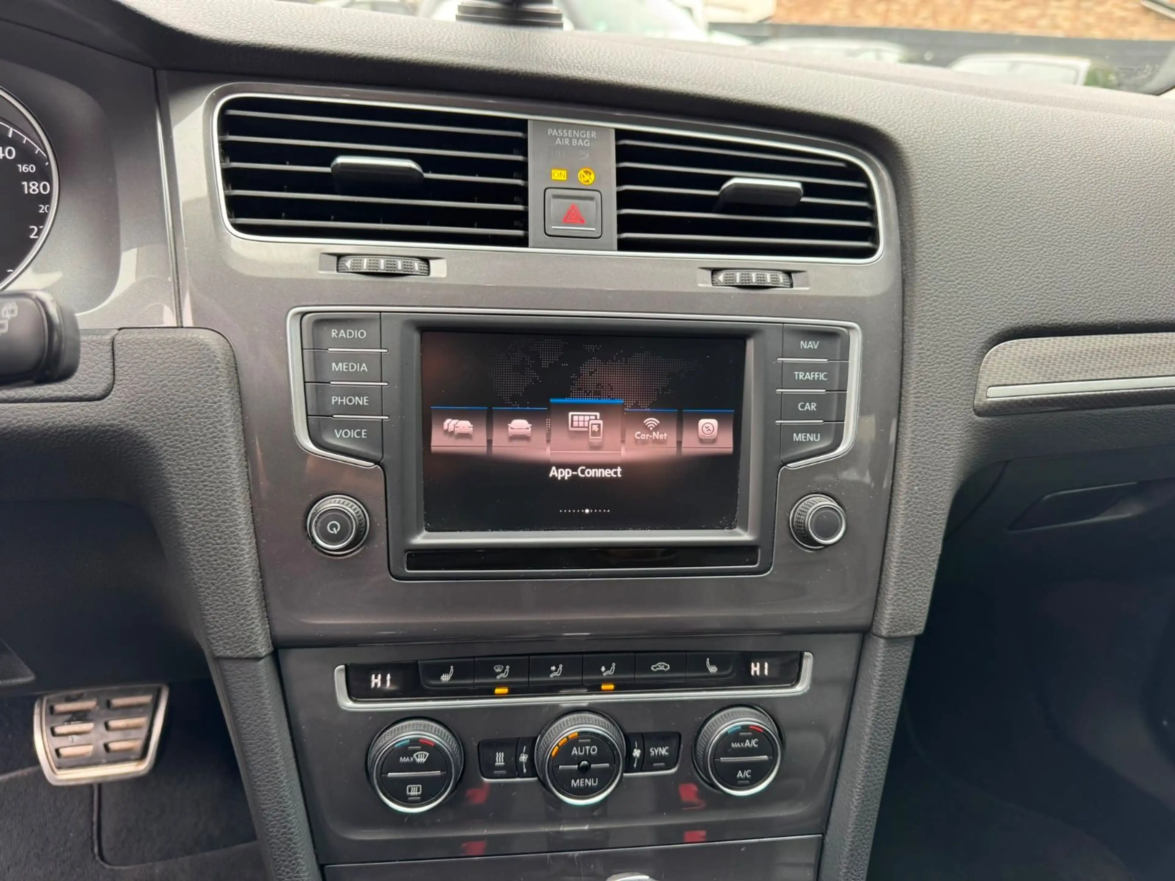 Volkswagen Golf VII Alltrack Variant 4Motion*PANO/STHZ/AHK* — photo 10