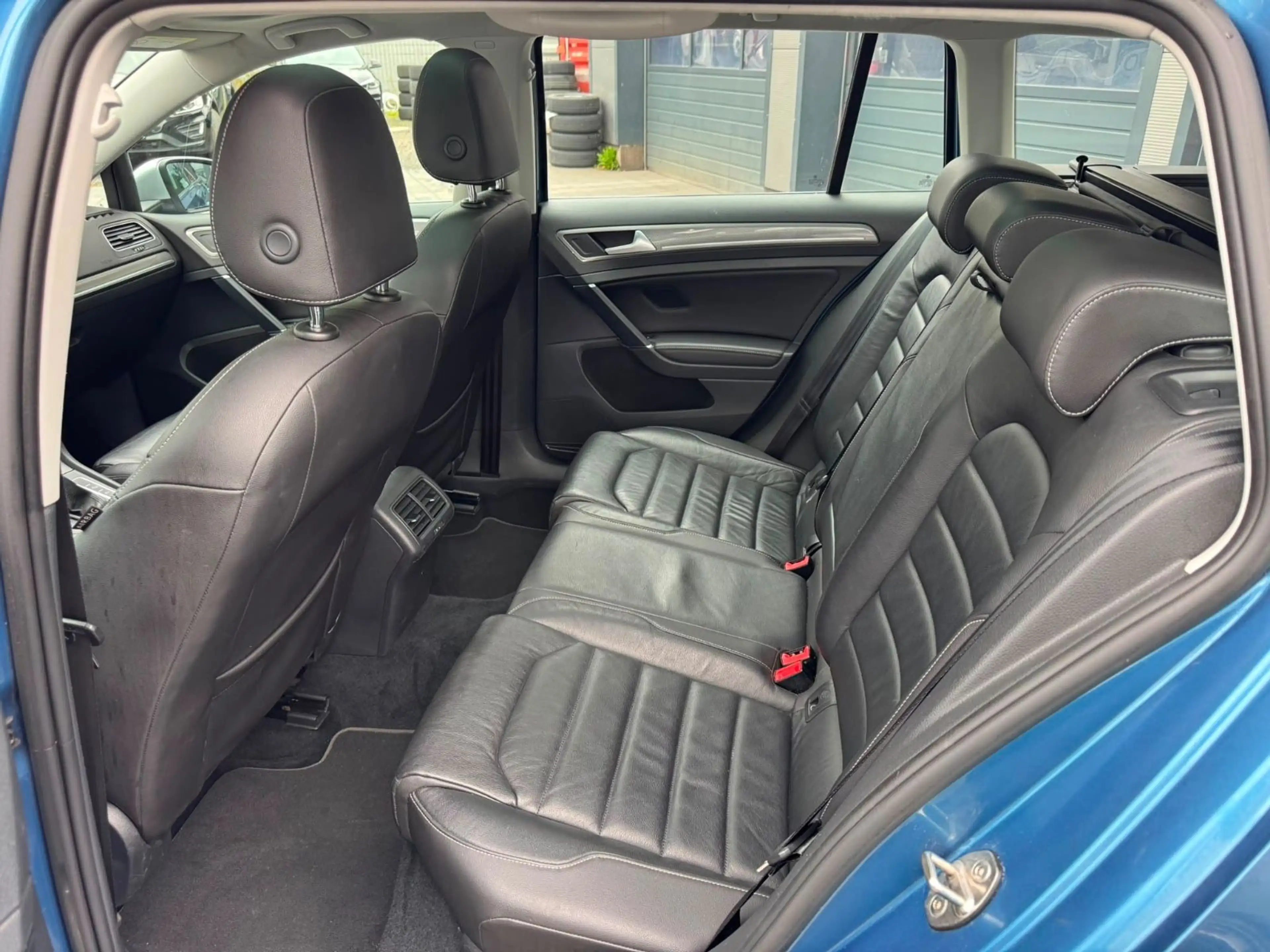 Volkswagen Golf VII Alltrack Variant 4Motion*PANO/STHZ/AHK* — photo 11