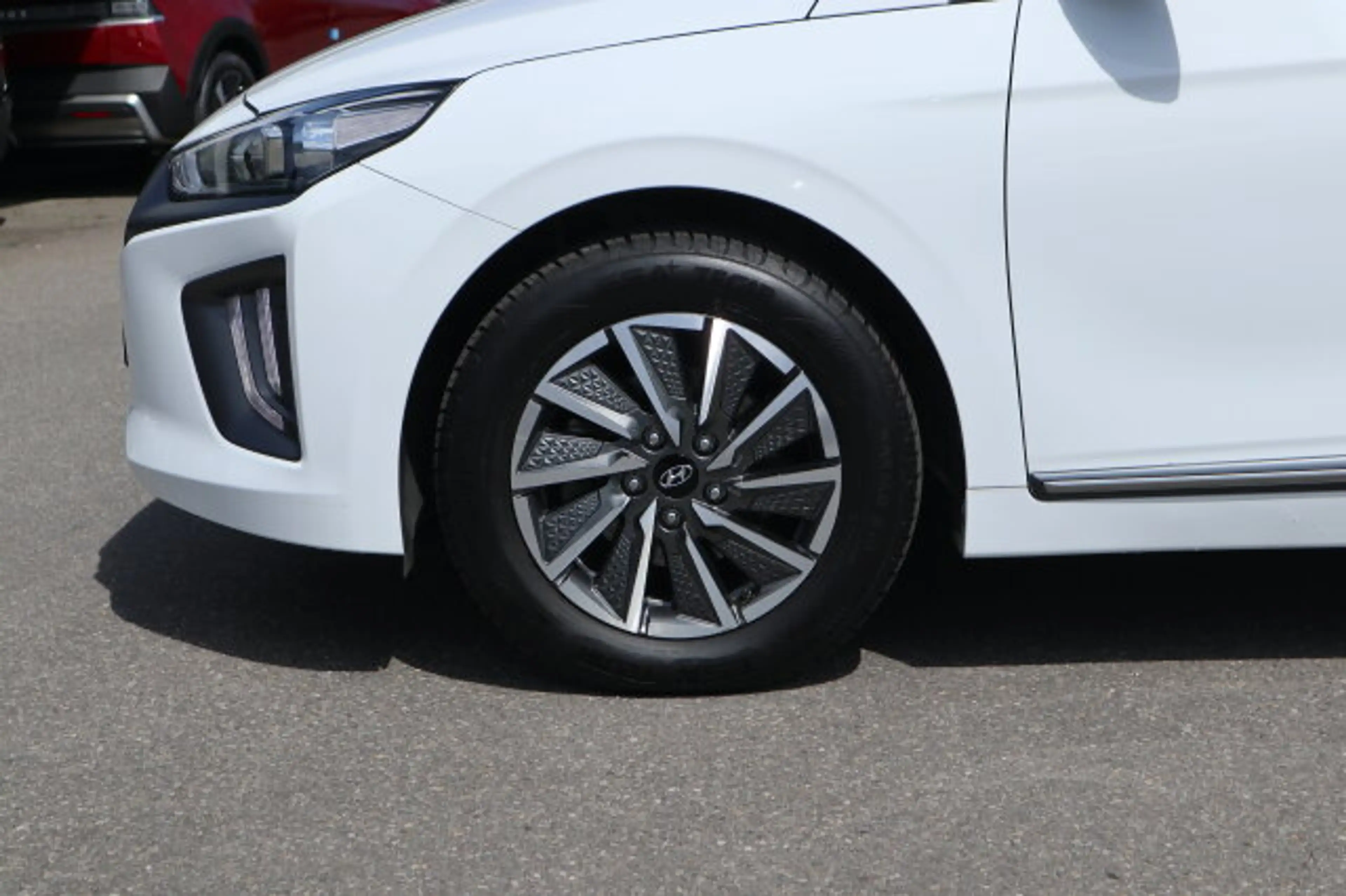 Hyundai IONIQ IONIQ Trend-Paket Elektro Klima/Sitzhzg./BC/eFH. — photo 3