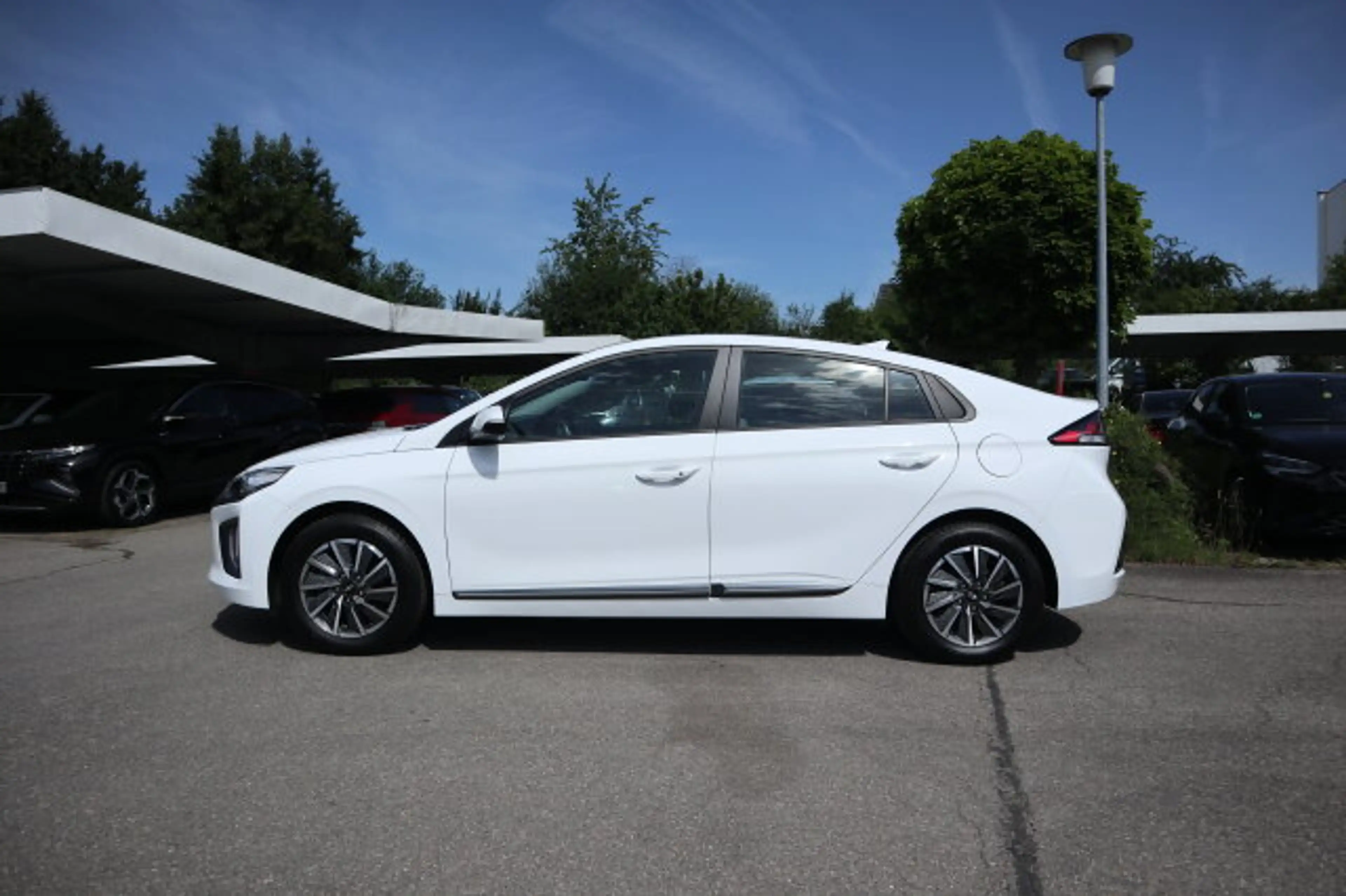 Hyundai IONIQ IONIQ Trend-Paket Elektro Klima/Sitzhzg./BC/eFH. — photo 4