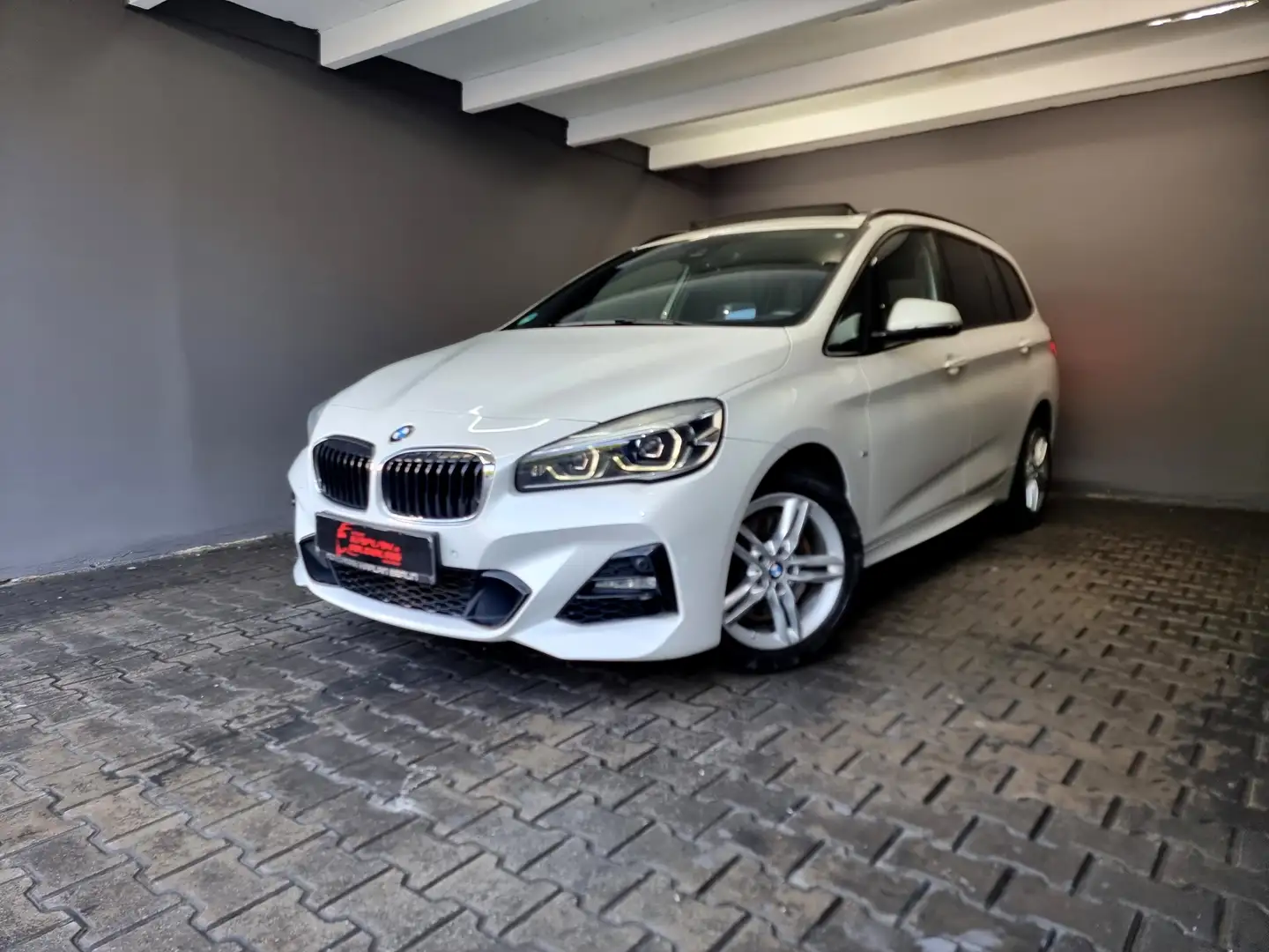 BMW 220 Gran Tourer, M SPORT, 7 SITZER, ACC, PANO, HUD Weiß - 1