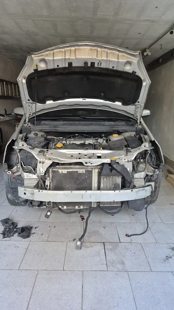 Opel Zafira 1,9 CDTI Silber - 2
