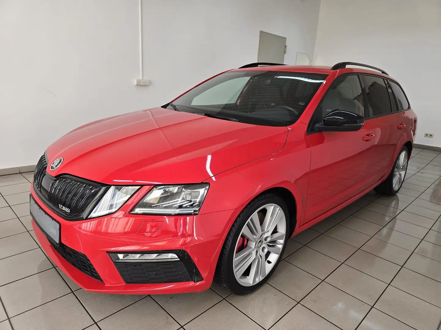 Skoda Octavia Combi RS 245 LED Navi Schalensitz Alcantara Memory Rot - 1
