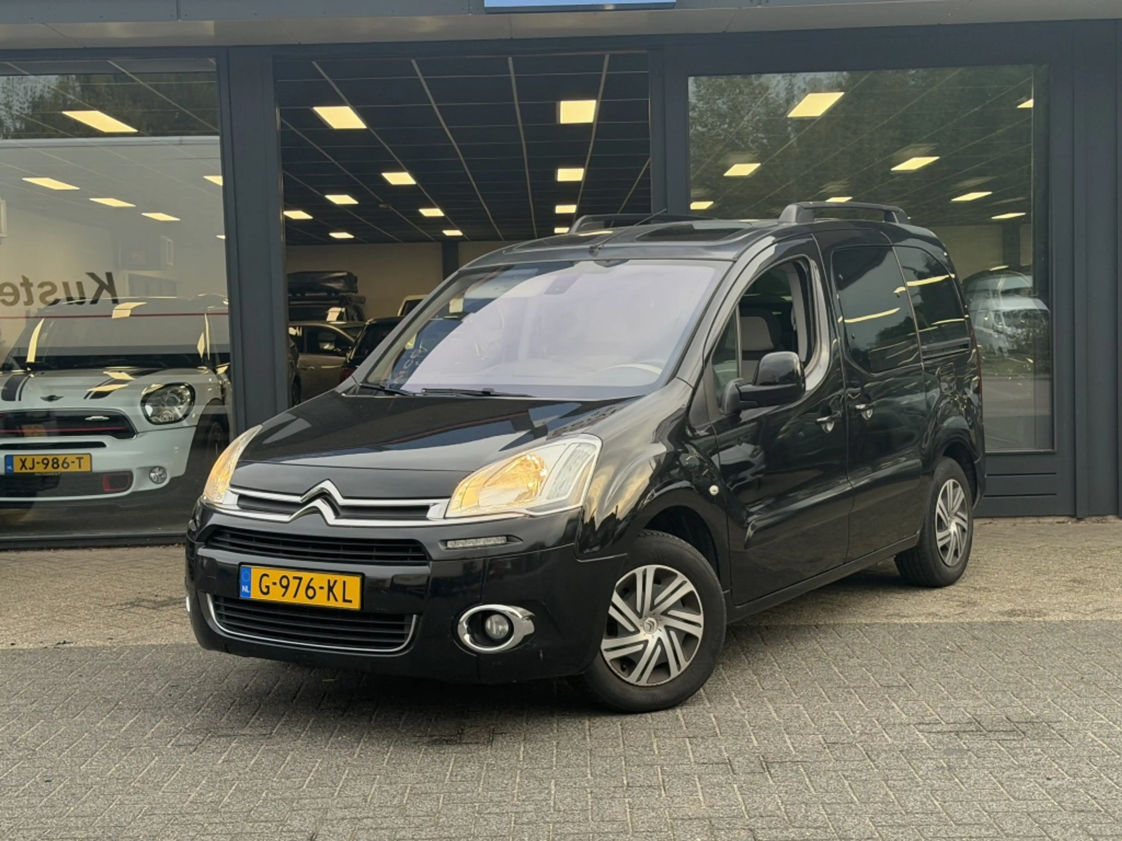 Citroen Berlingo 1.6 VTi Collection benzine 5-Pers. Black