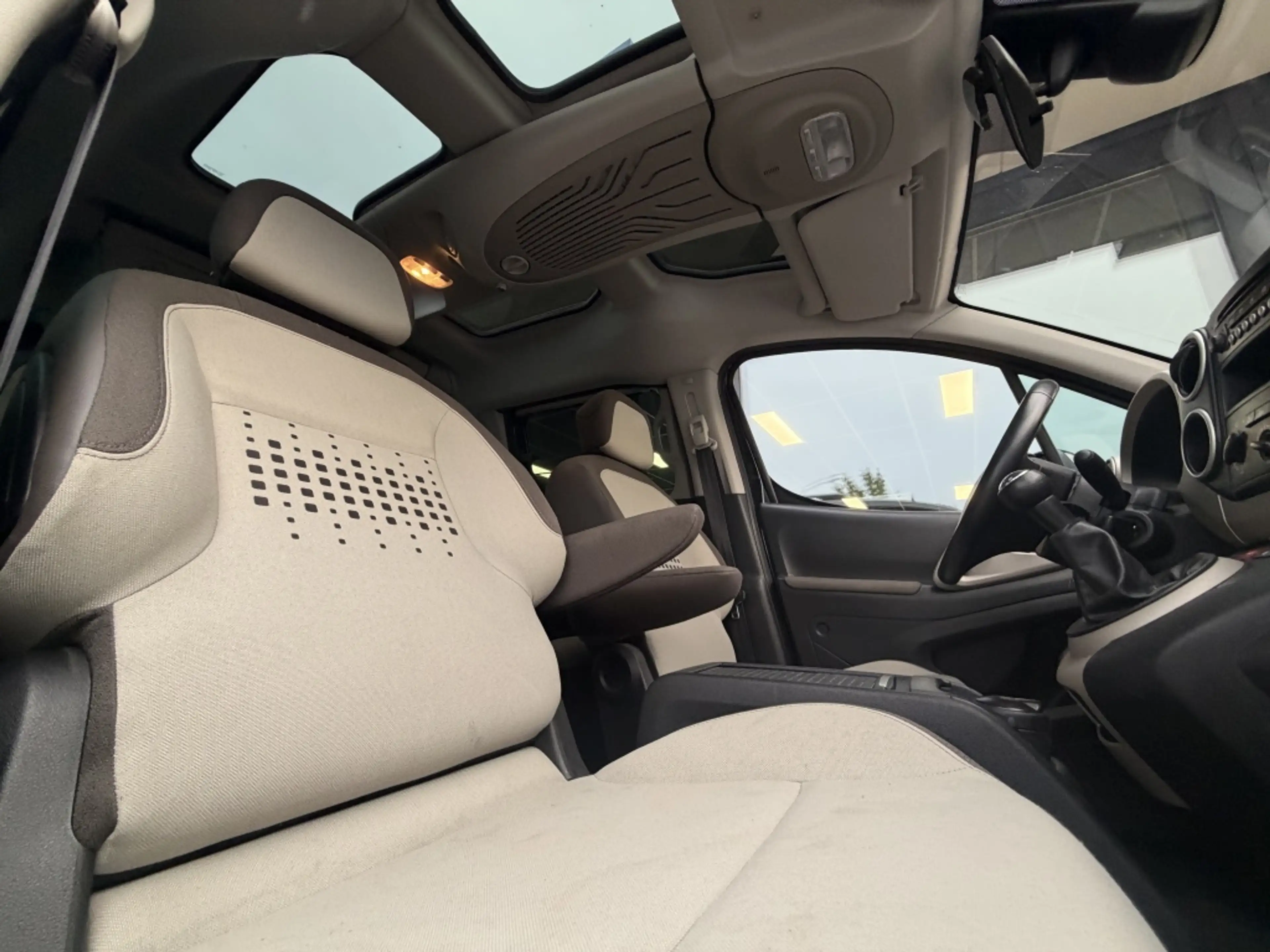 Citroen Berlingo 1.6 VTi Collection benzine 5-Pers. Black — photo 8