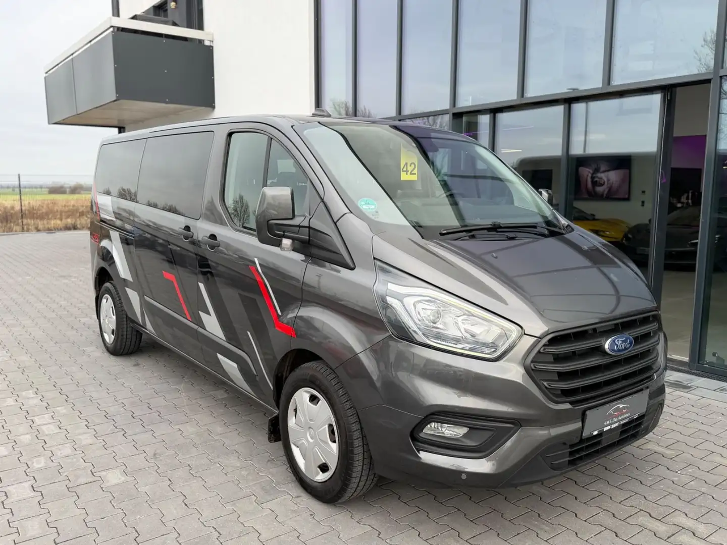Ford Tourneo Custom 2.0 TDCI Automatik 9 Sitzer Schwarz - 2