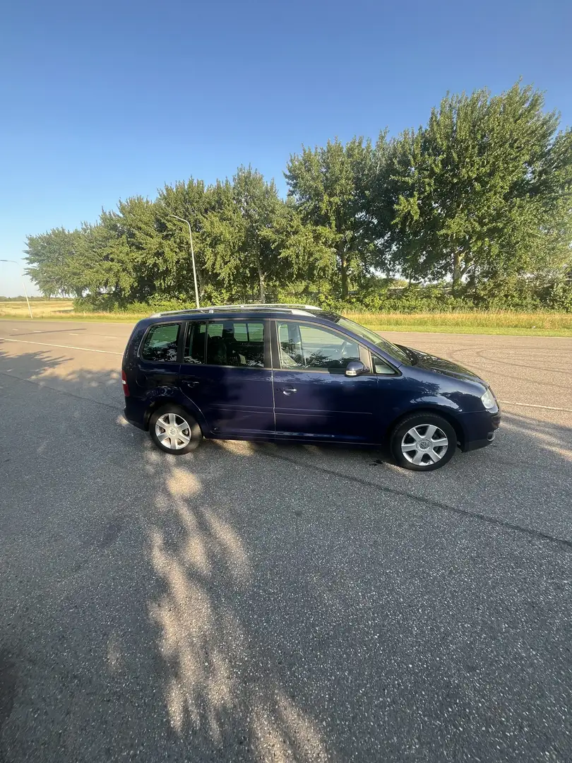 Volkswagen Touran 1.6-16V FSI Highline Blauw - 1