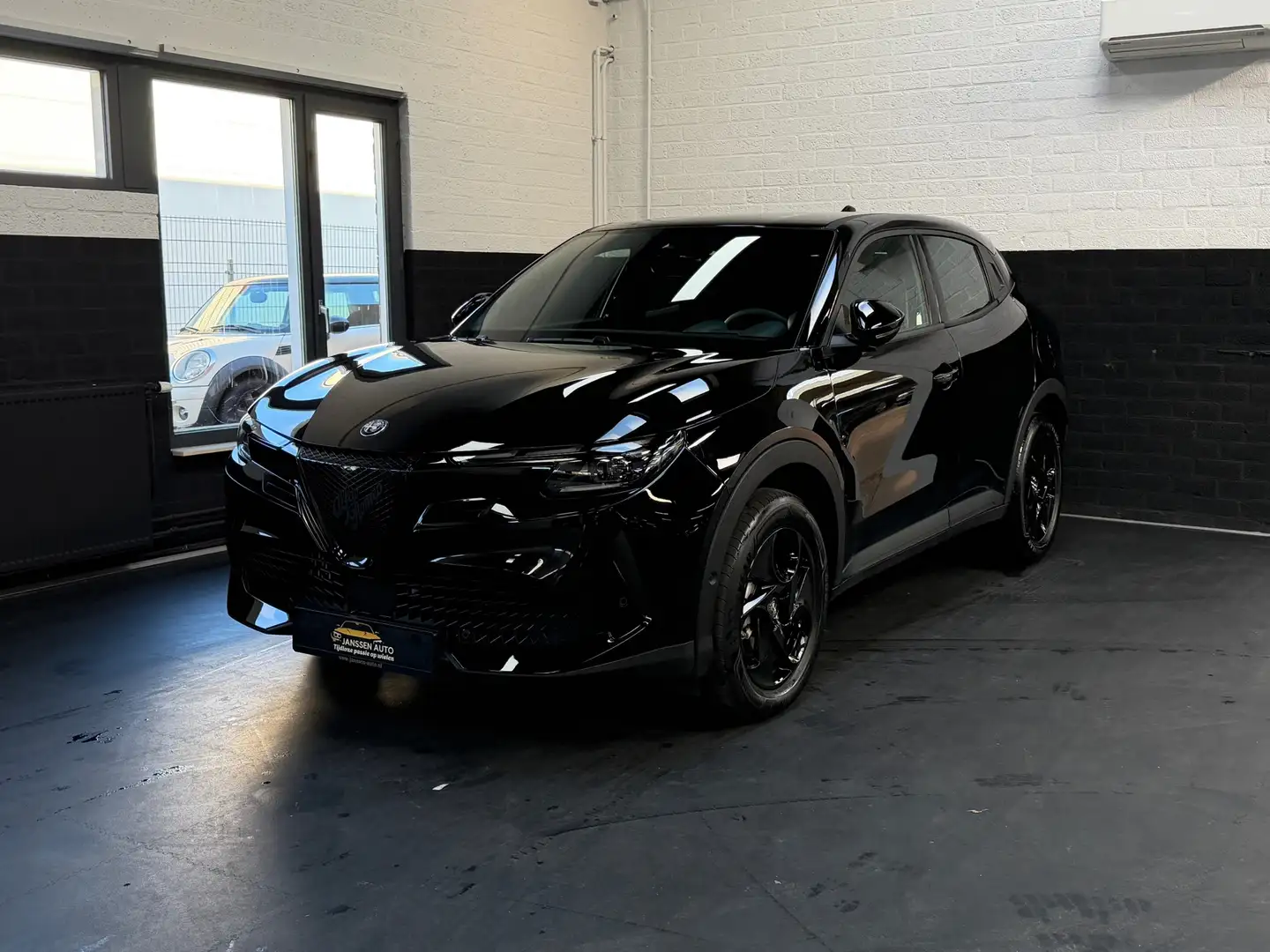 Alfa Romeo Junior 1.2 Turbo Hybrid Ibrida | 360 Camera | DAB | Adapt Noir - 2