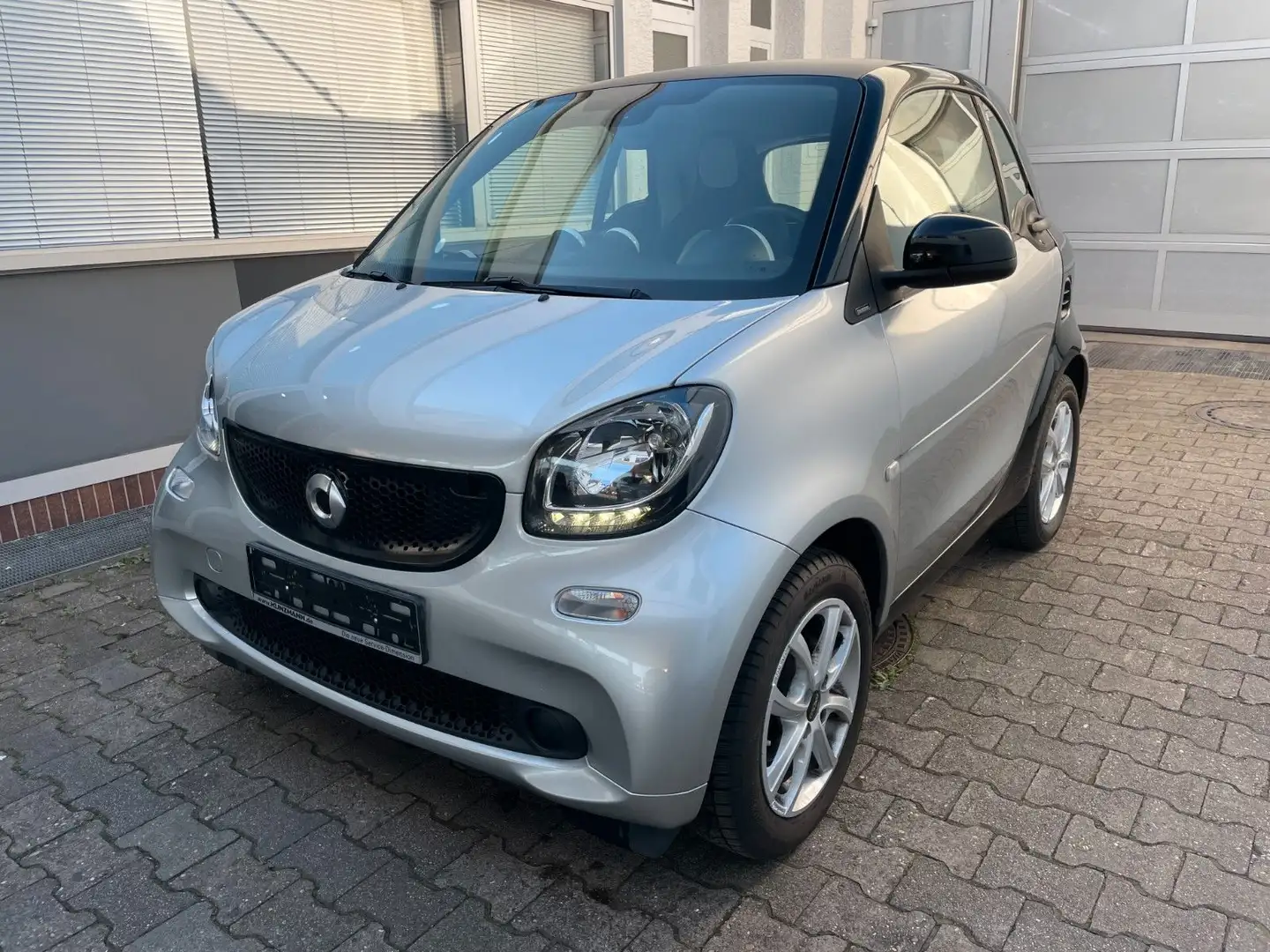 smart forTwo fortwo coupe Basis 52kW*AUTOMATIK* Grau - 1
