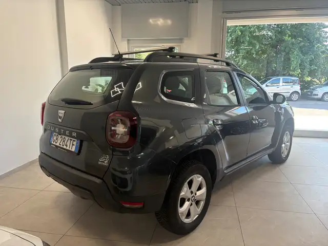 Dacia Duster view 8