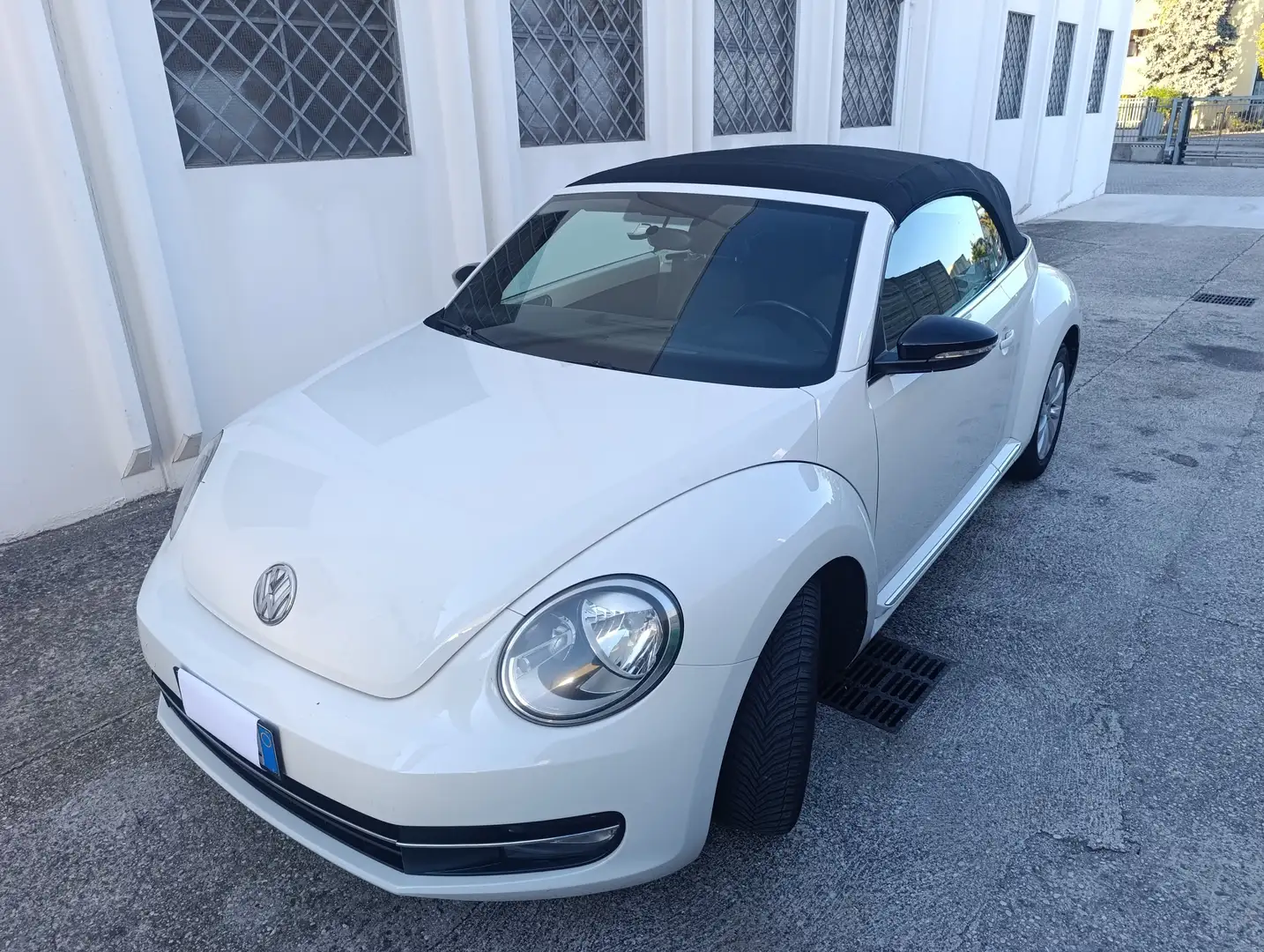 Volkswagen Maggiolino Maggiolino 2011 Cabrio Cabrio 1.6 tdi Blanc - 2