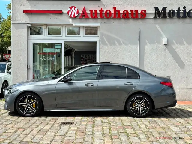 Mercedes-Benz C-Class view 7