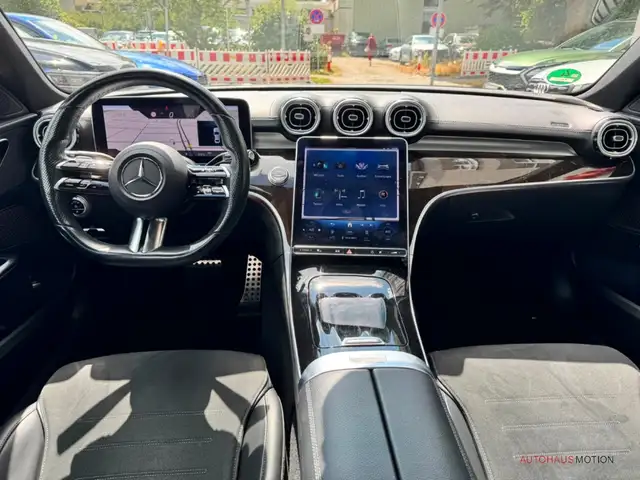 Mercedes-Benz C-Class view 11