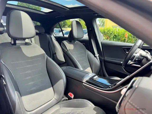 Mercedes-Benz C-Class view 14