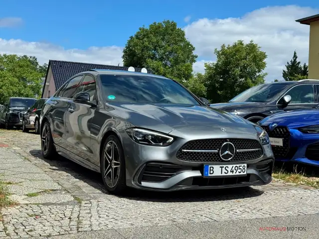 Mercedes-Benz 300 view 4