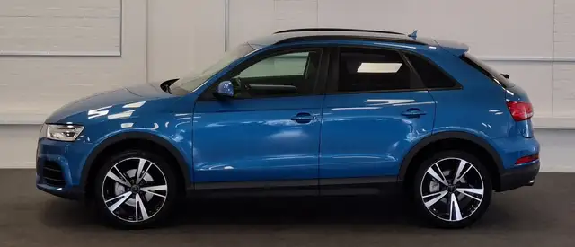 Audi Q3 view 4