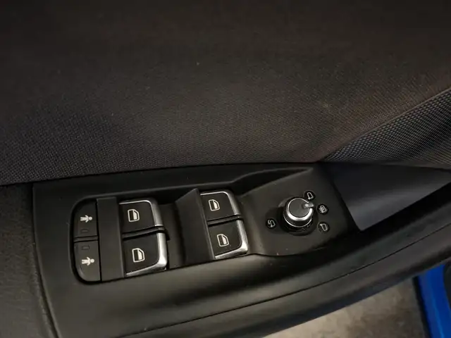 Audi Q3 view 11