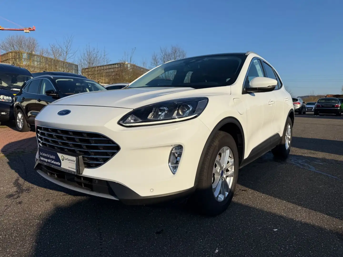 Ford Kuga Plug-In Hybrid Titanium+RFK+Panorama+AHK Weiß - 2