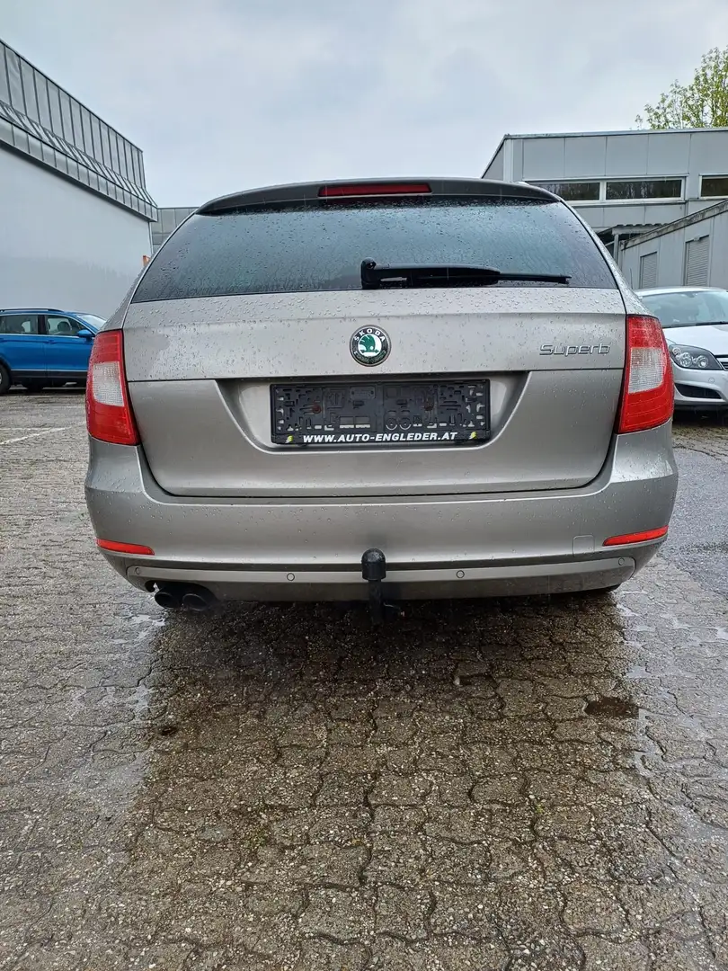 Skoda Superb Combi 4x4 Elegance 2,0 TDI CR DPF DSG - 2