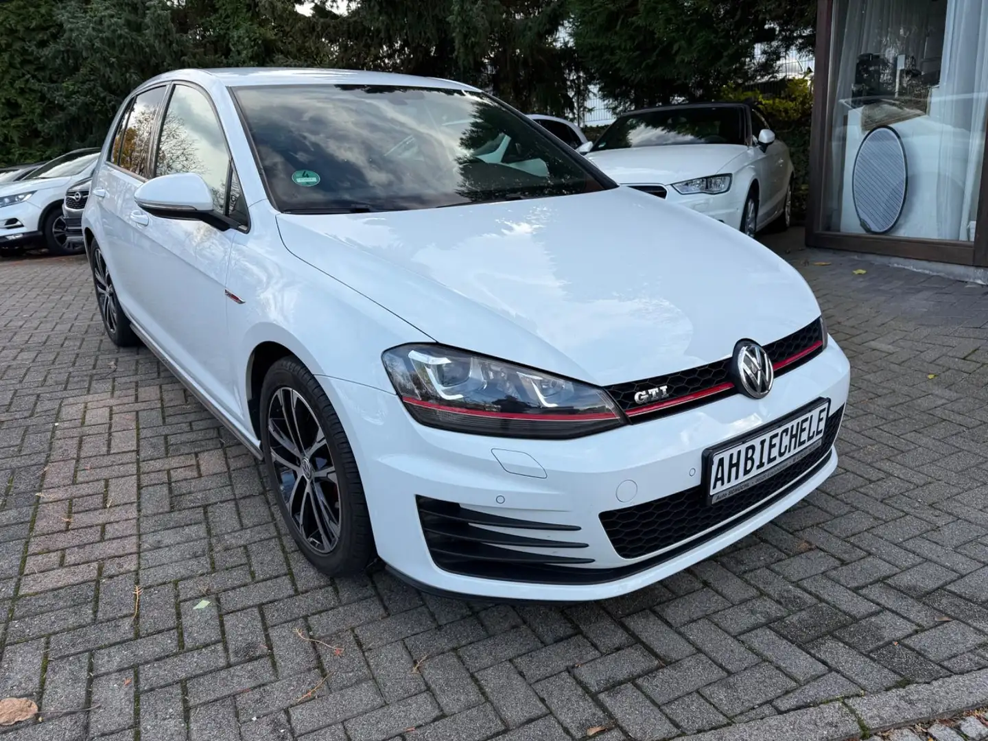 Volkswagen Golf VII Lim. GTI BMT Alcantara Navi Bi Xenon Weiß - 2
