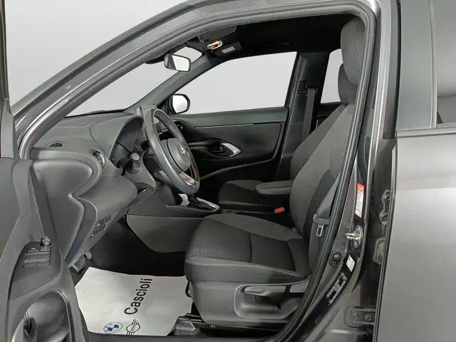 Toyota Yaris Cross view 8