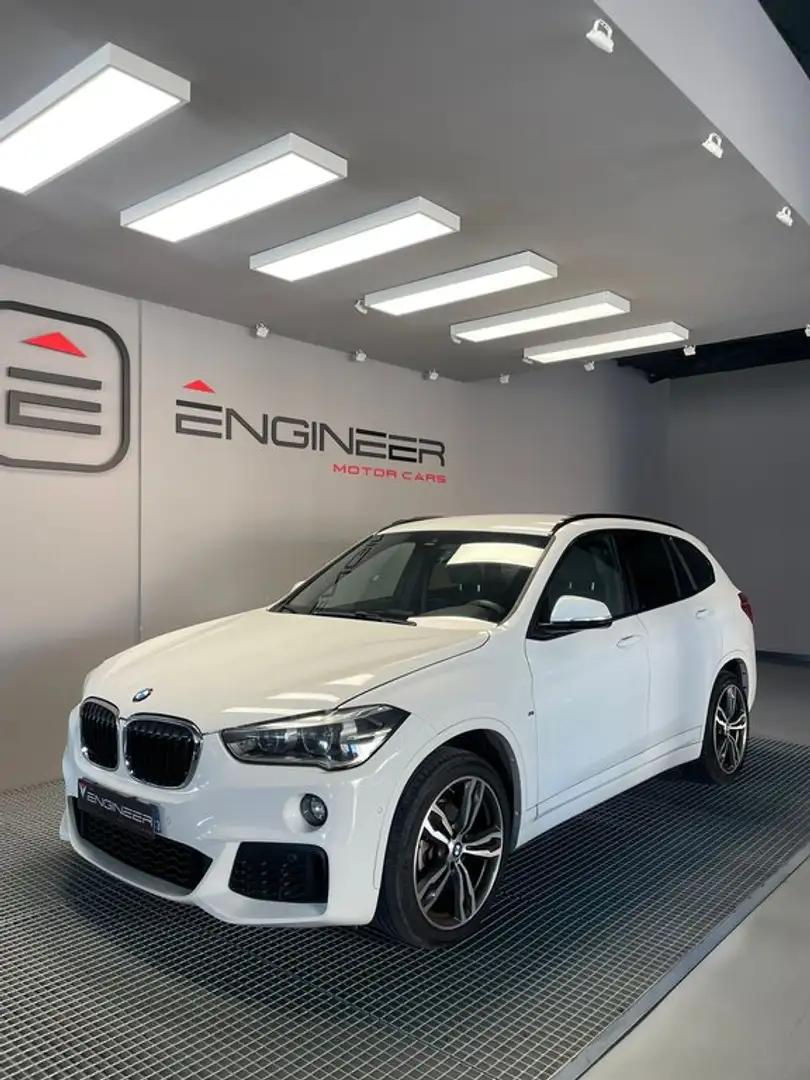 BMW X1 sDrive16d Business Weiß - 1