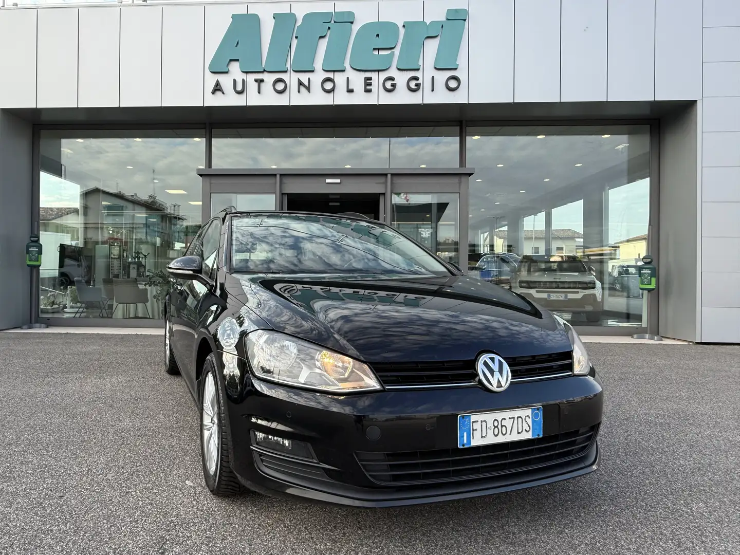 Volkswagen Golf Variant 1.6 tdi Comfortline Business 110cv VAN 4Posti IVA Nero - 1