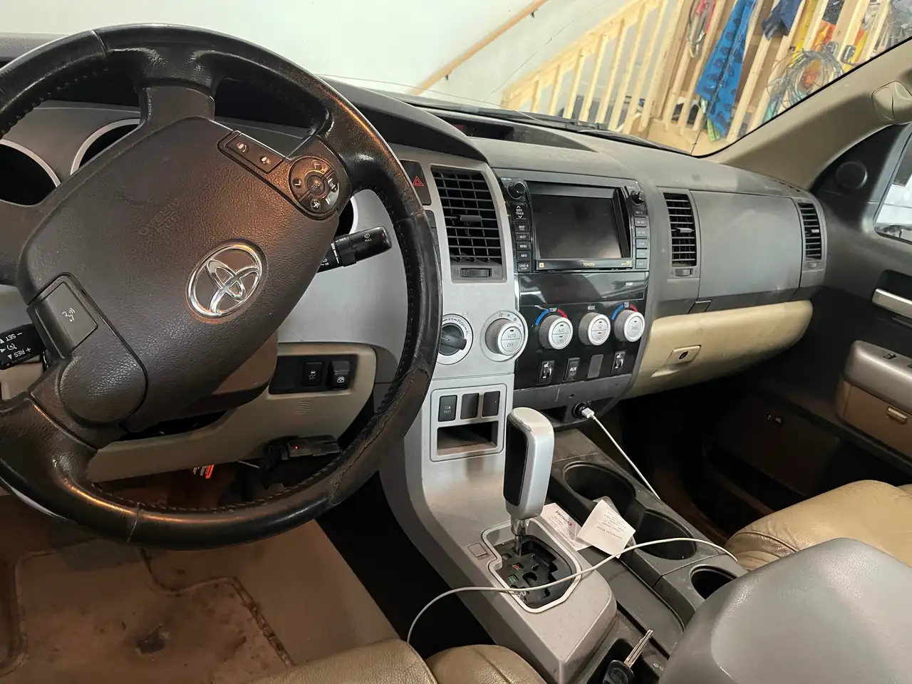 Toyota Tundra снимка Toyota Tundra