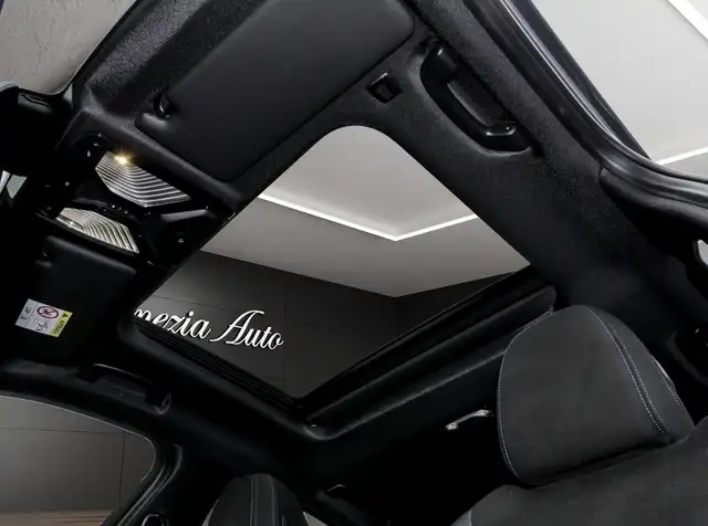BMW 3 Series view 12
