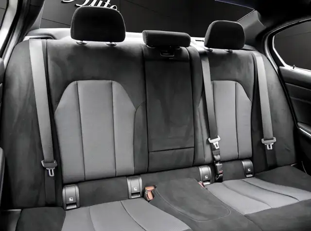 BMW 3 Series view 8
