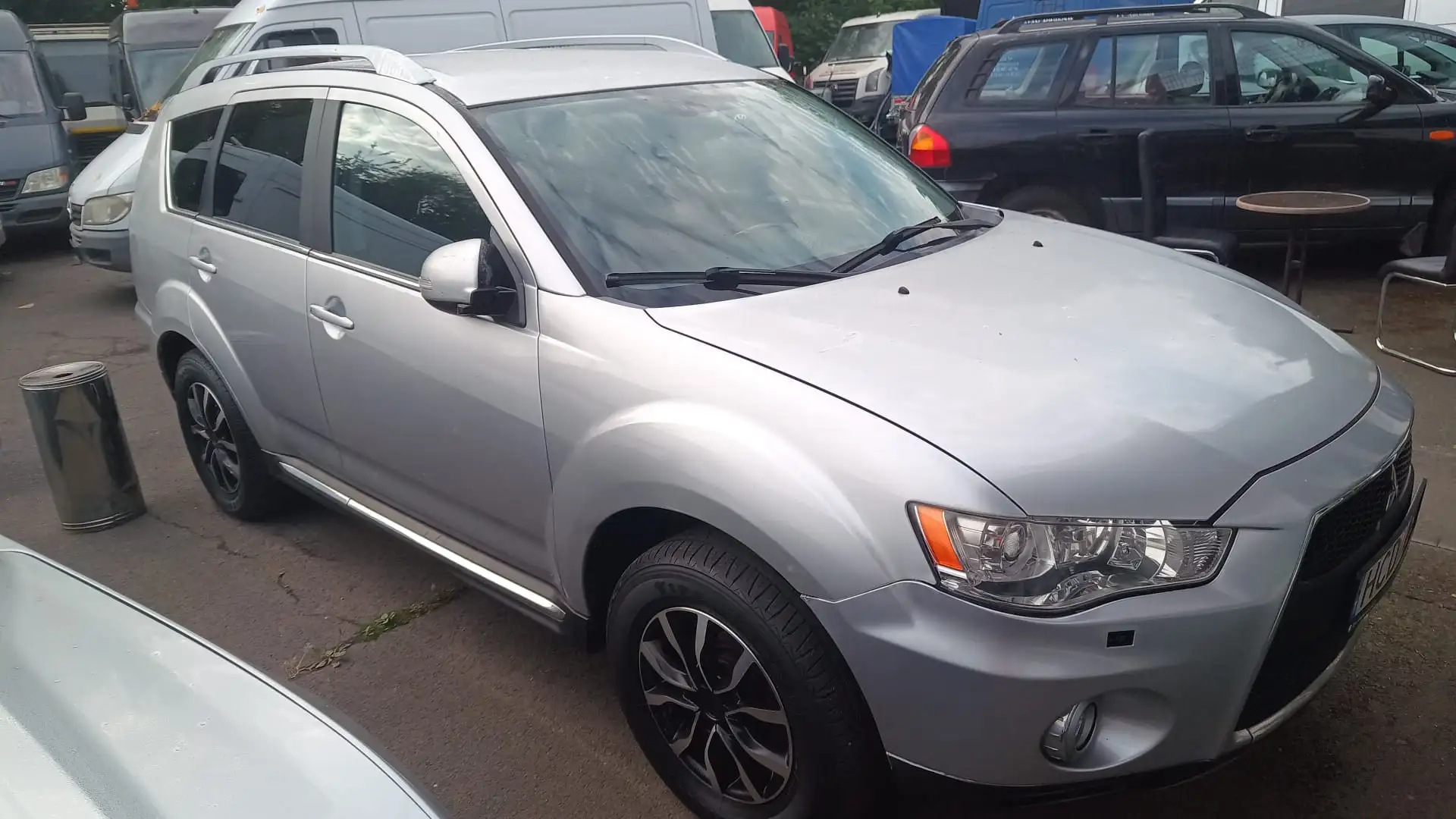 Mitsubishi Outlander 2.4 4WD CVT Intense - 2