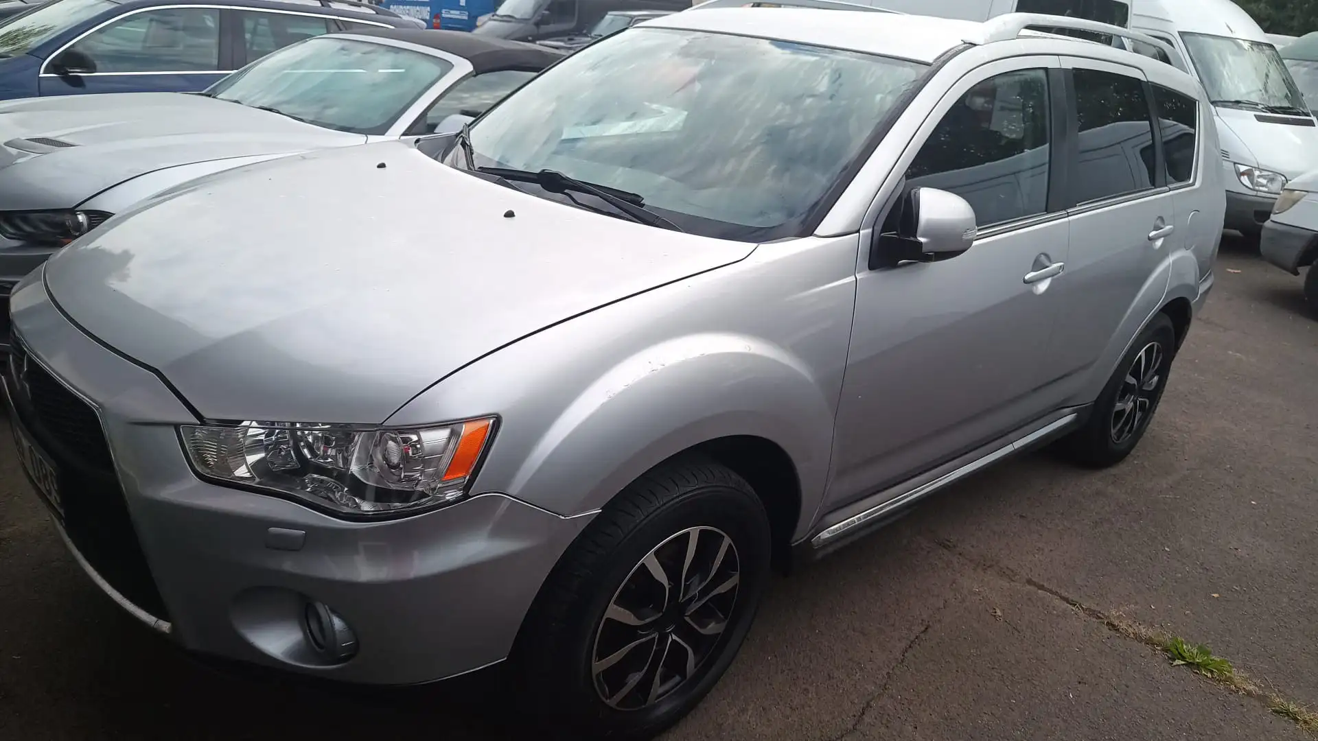 Mitsubishi Outlander 2.4 4WD CVT Intense - 1