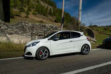 3p 1.6 thp Gti s&s 208cv