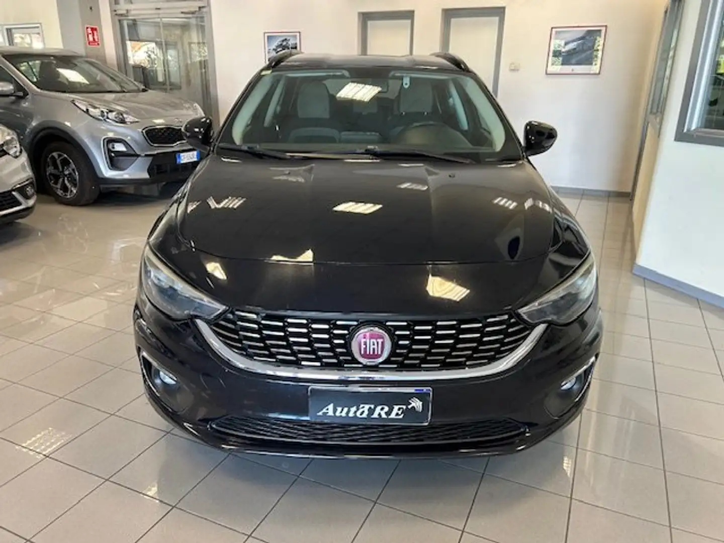 Fiat Tipo SW SW 1.6 mjt Lounge AUTOMATICA ''PROMOZIONE'' Zwart - 2