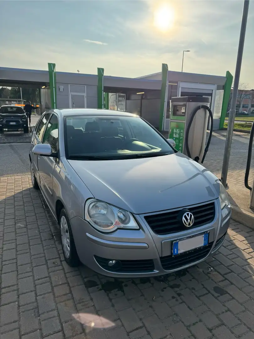 Volkswagen Polo Polo IV 2005 5p 1.4 Sportline 80cv Argento - 2
