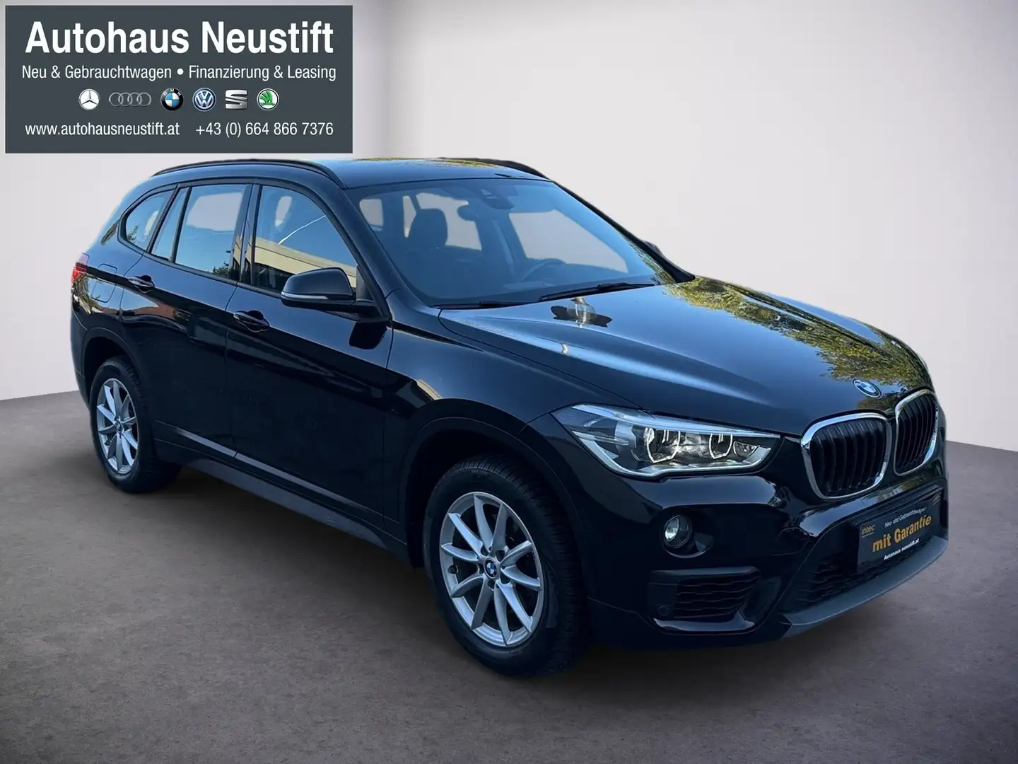 BMW X1 sDrive 18 d Advantage Schwarz - 2