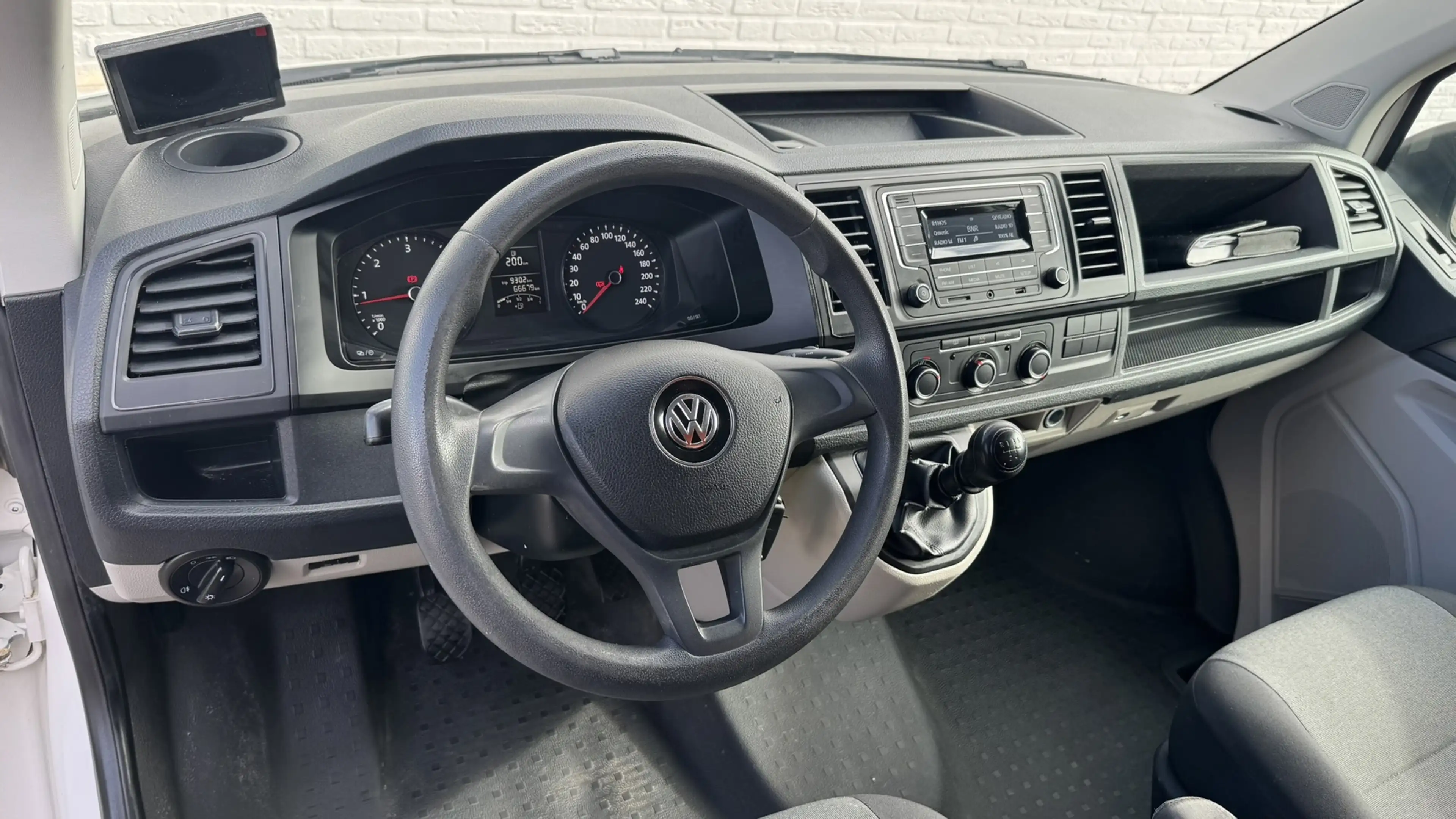 Volkswagen Transporter 2.0 TDI L1H1 Airco Camera Trekhaak Imperiaal Laadr — photo 5