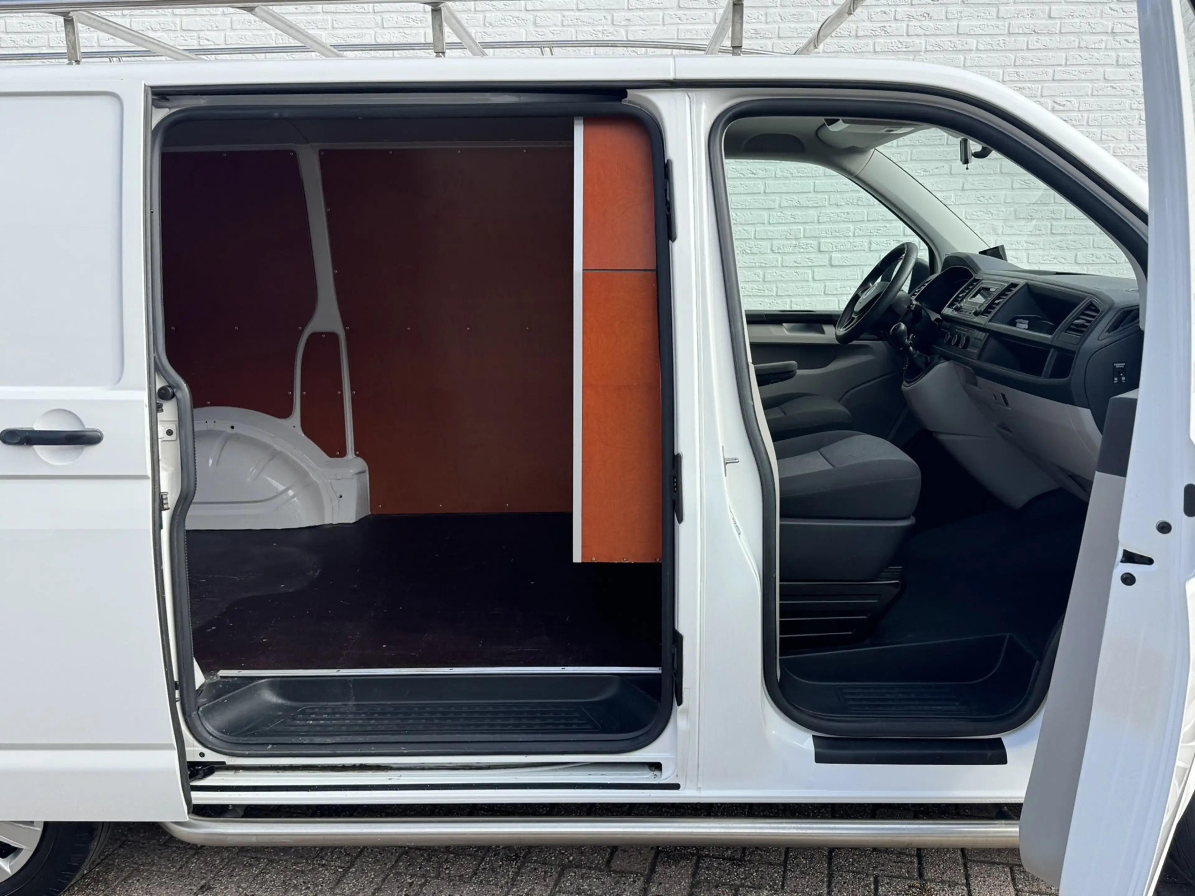 Volkswagen Transporter 2.0 TDI L1H1 Airco Camera Trekhaak Imperiaal Laadr — photo 3