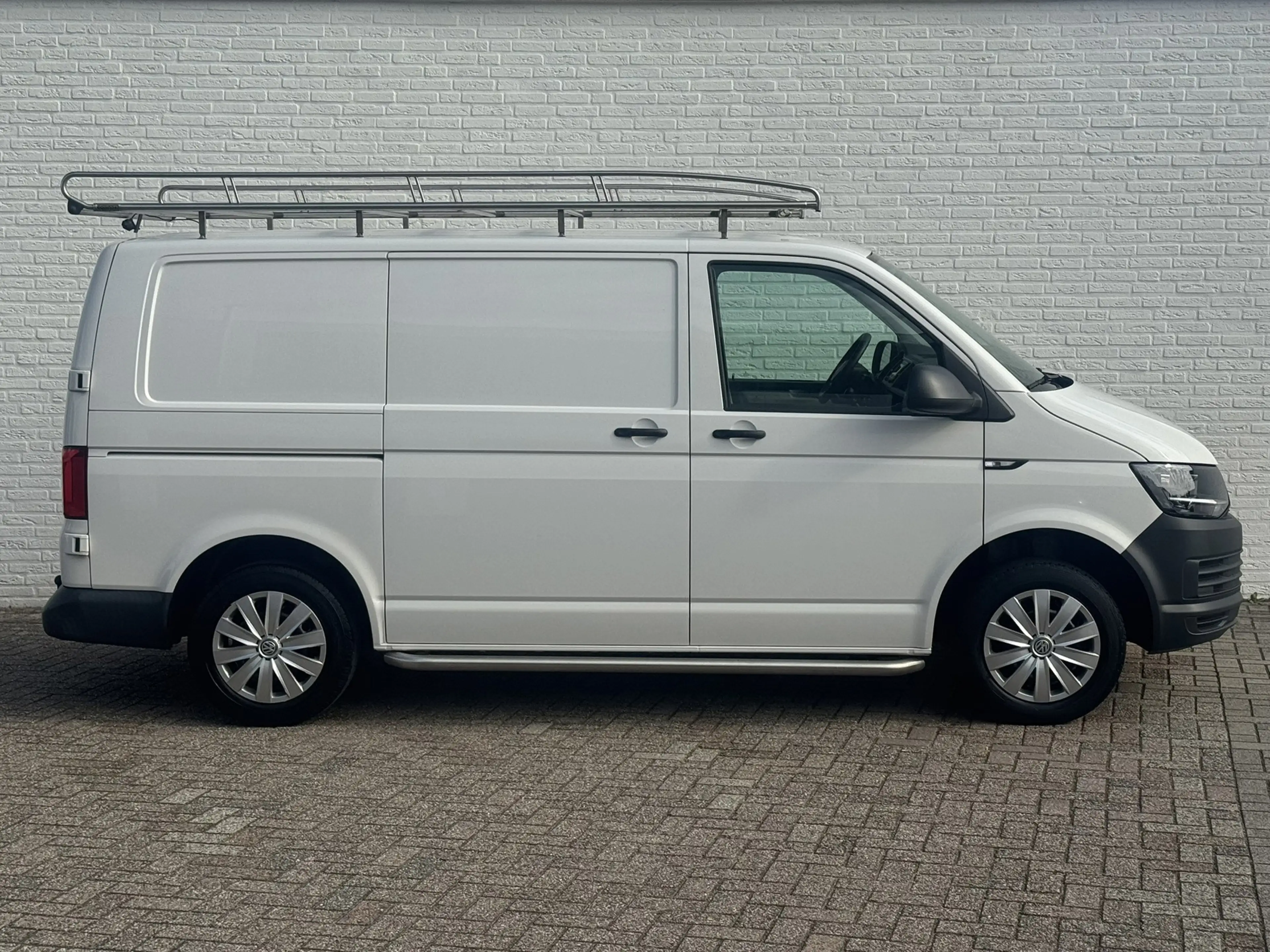 Volkswagen Transporter 2.0 TDI L1H1 Airco Camera Trekhaak Imperiaal Laadr — photo 14