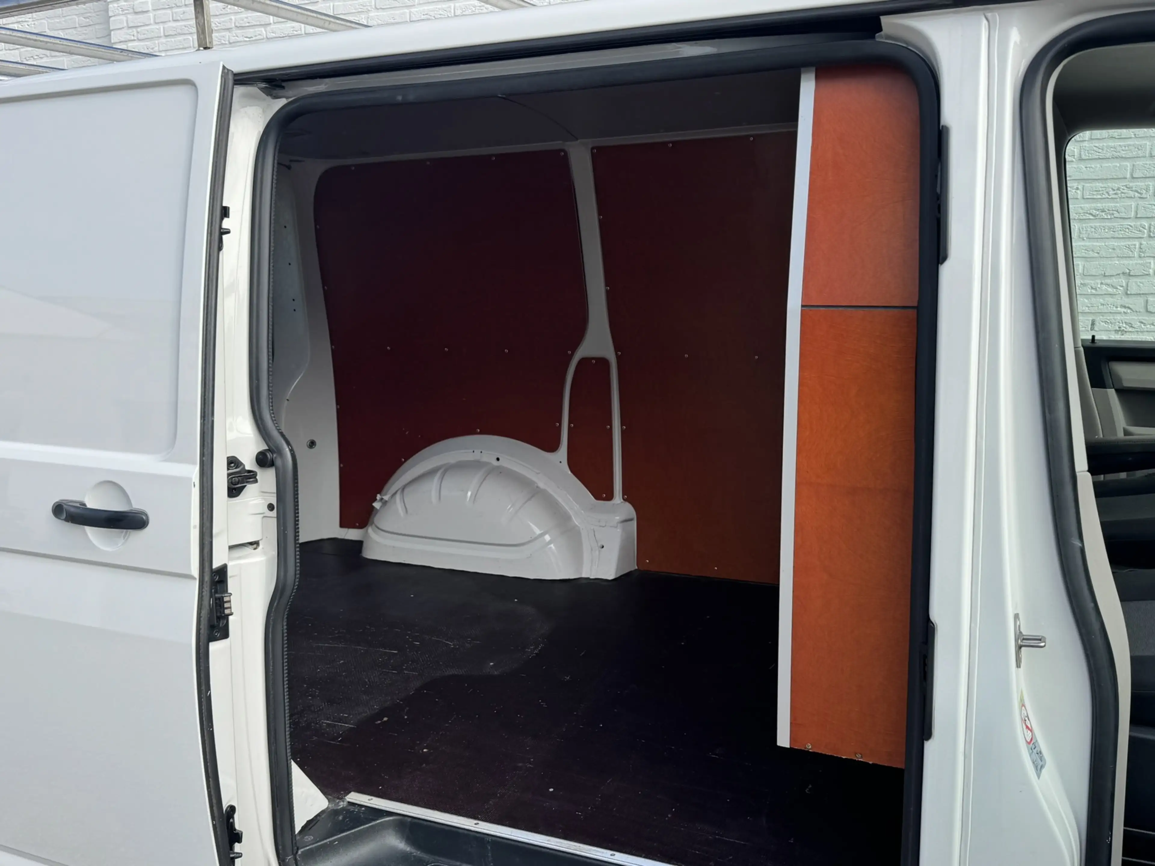 Volkswagen Transporter 2.0 TDI L1H1 Airco Camera Trekhaak Imperiaal Laadr — photo 28