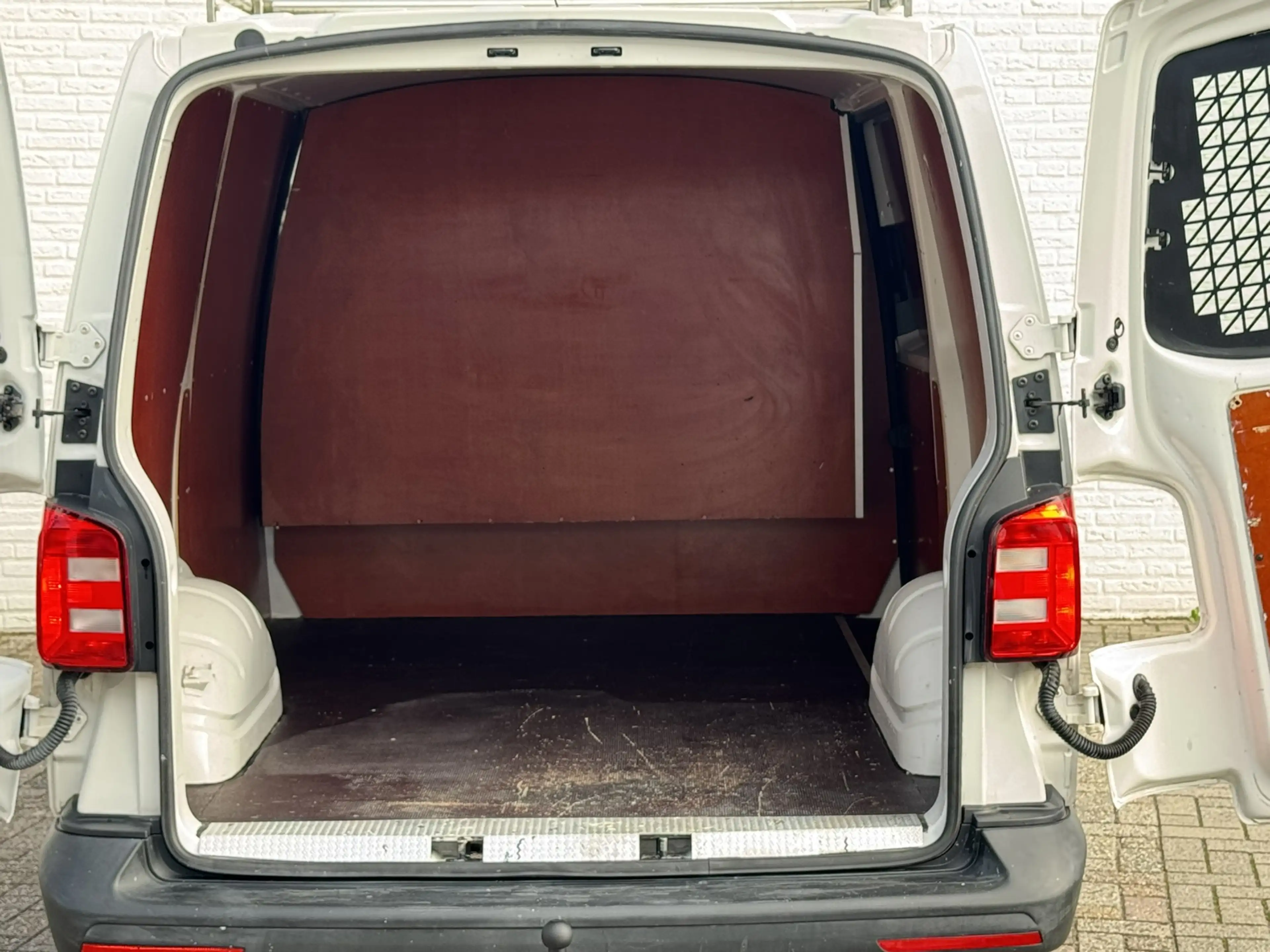 Volkswagen Transporter 2.0 TDI L1H1 Airco Camera Trekhaak Imperiaal Laadr — photo 20